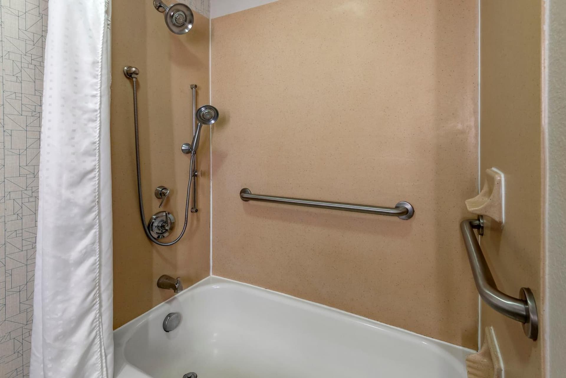 Holiday Inn Express Charlotte West - Gastonia by IHG gallery photo in Gastonia, NC — image 16