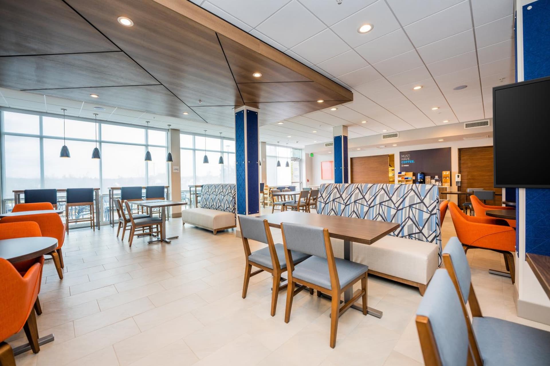 Holiday Inn Express & Suites Charlottesville by IHG gallery photo in Charlottesville, VA — image 50