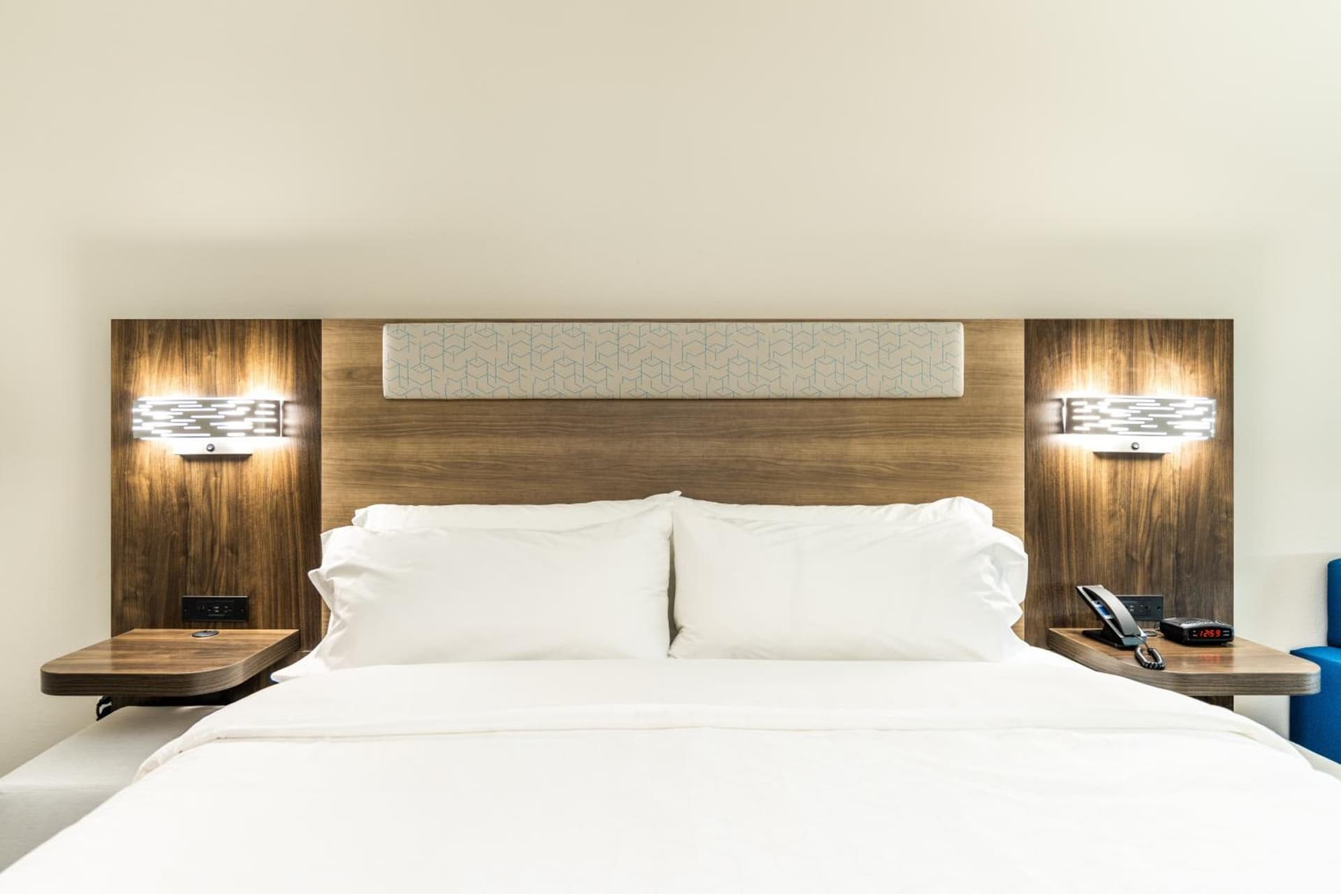 Holiday Inn Express & Suites Charlottesville by IHG gallery photo in Charlottesville, VA — image 36