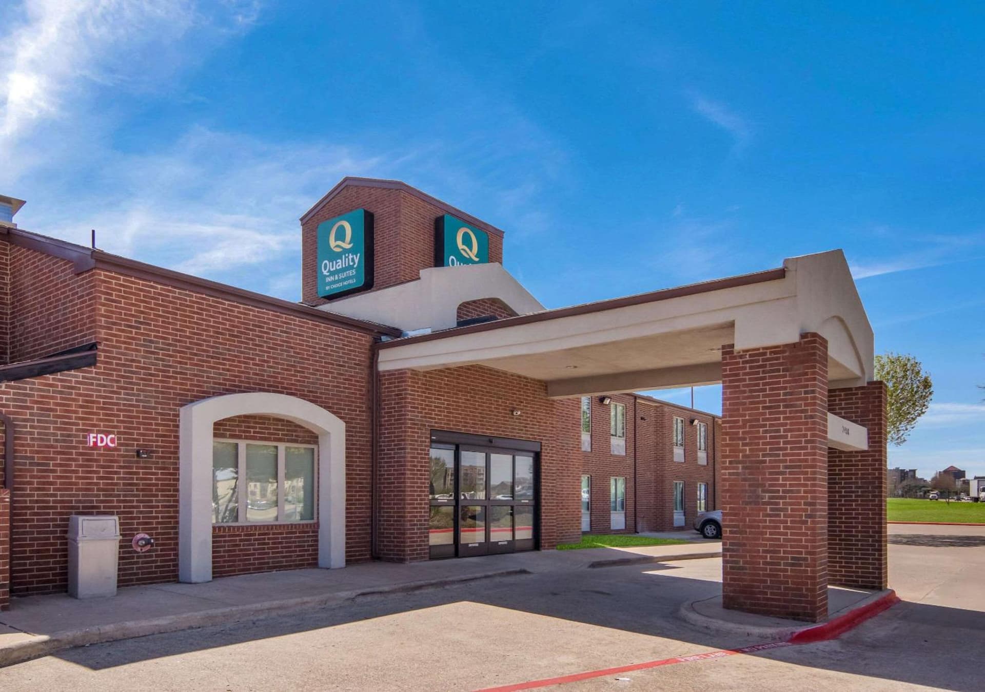 Quality Inn & Suites Richardson-Dallas interior in Richardson, TX — gallery photo 2