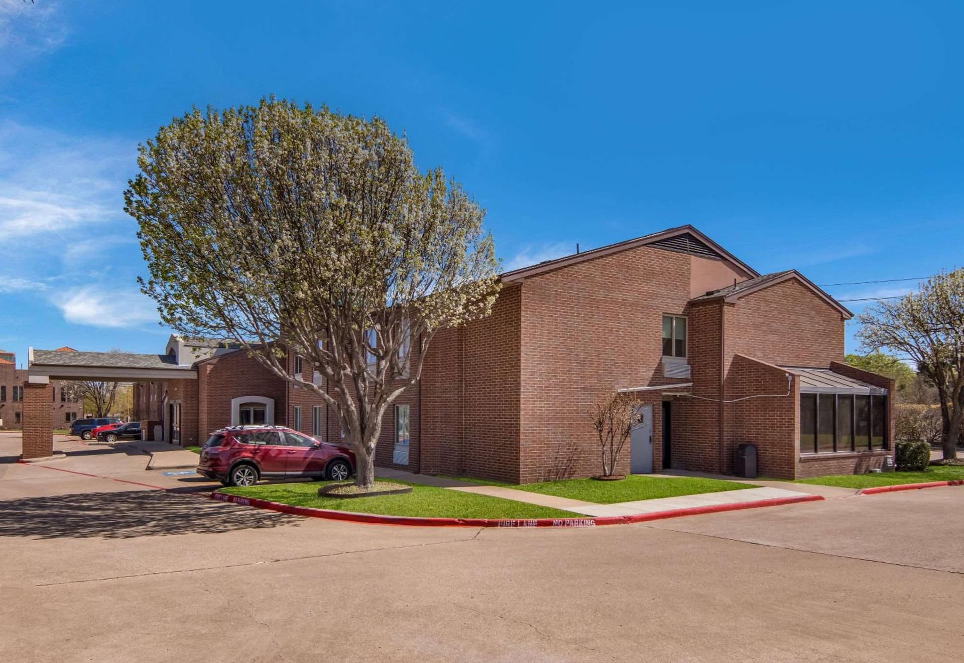Quality Inn & Suites Richardson-Dallas property views in Richardson, TX — gallery photo 3