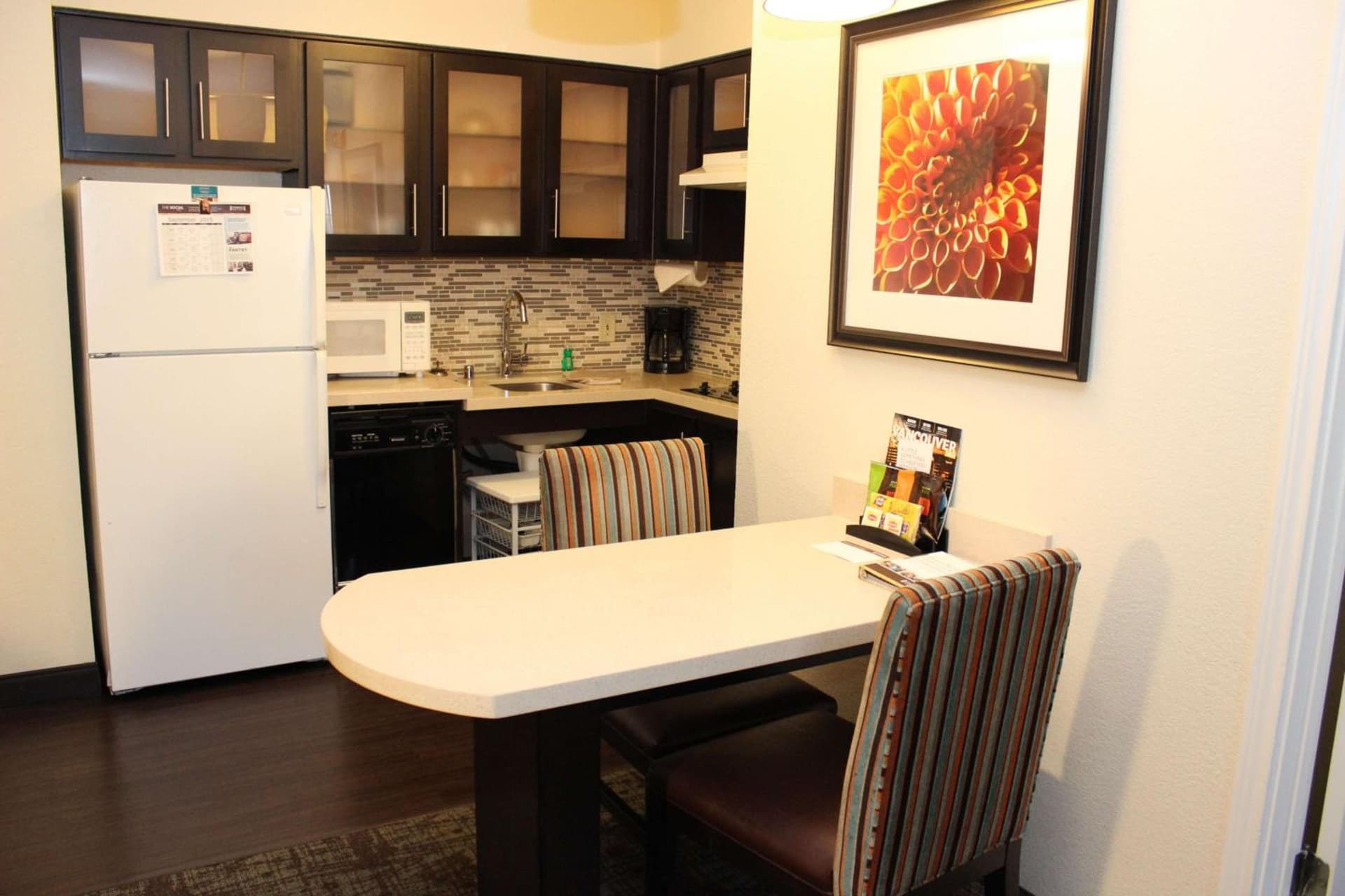 Sonesta ES Suites Portland Vancouver 41st Street gallery photo in Vancouver, WA — image 6