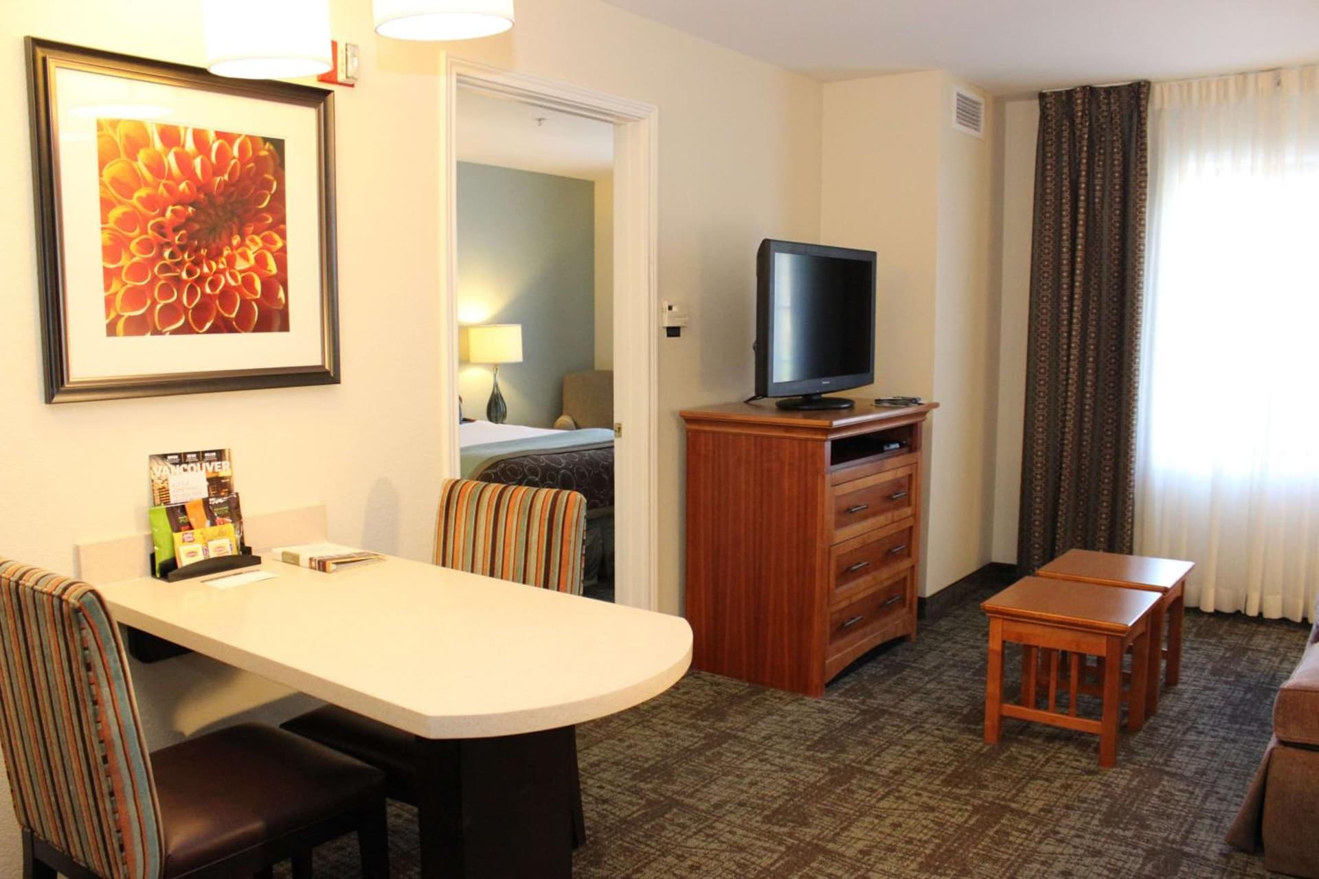 Sonesta ES Suites Portland Vancouver 41st Street gallery photo in Vancouver, WA — image 8
