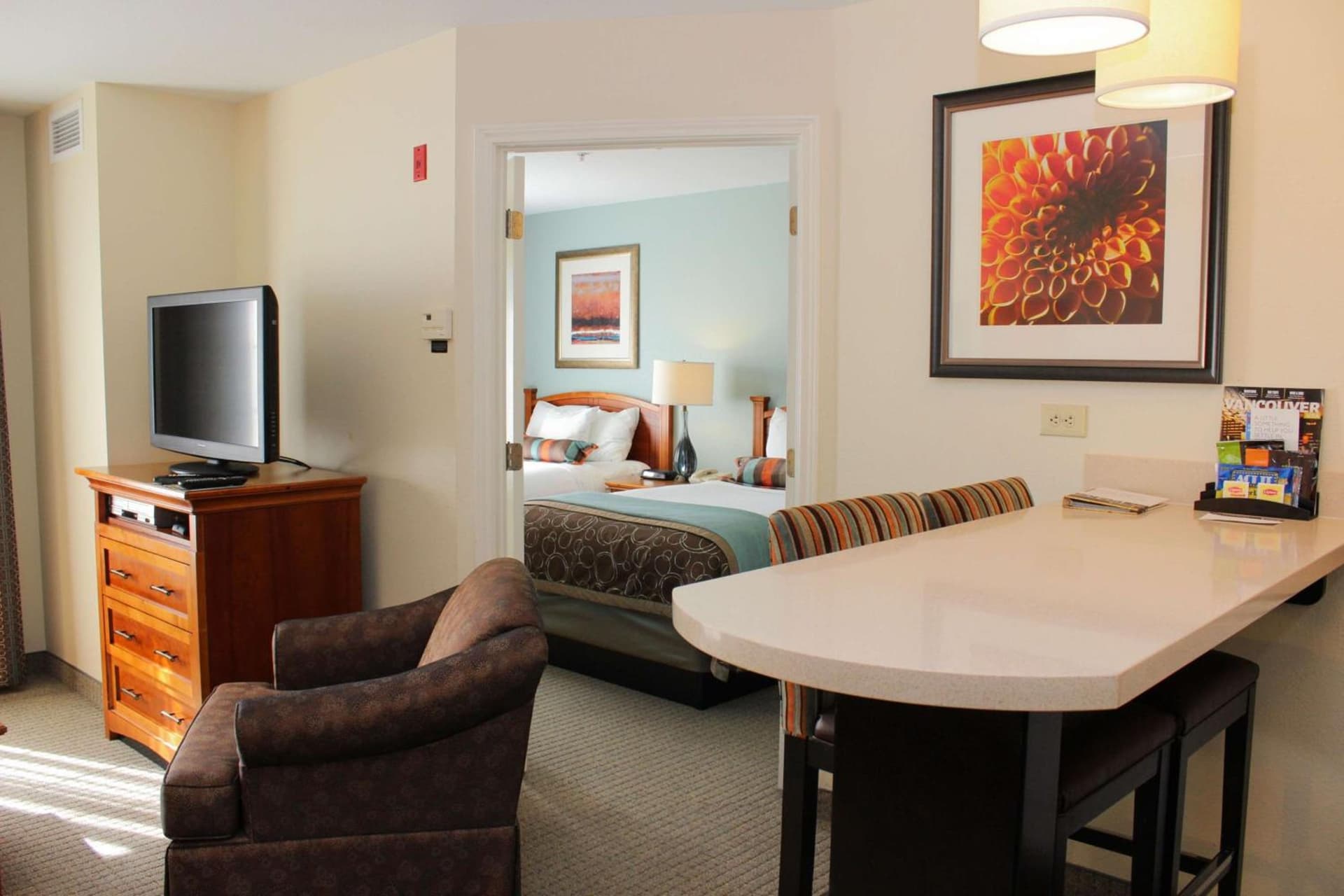 Sonesta ES Suites Portland Vancouver 41st Street gallery photo in Vancouver, WA — image 9