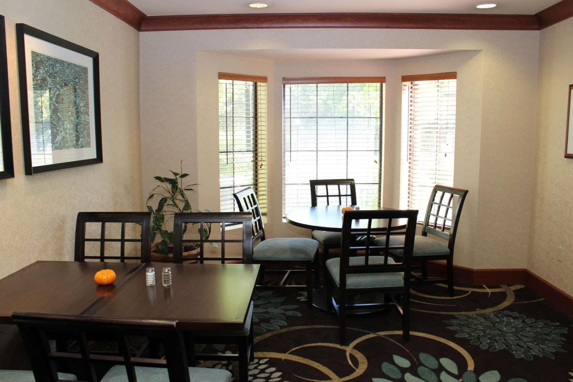 Sonesta ES Suites Portland Vancouver 41st Street gallery photo in Vancouver, WA — image 37