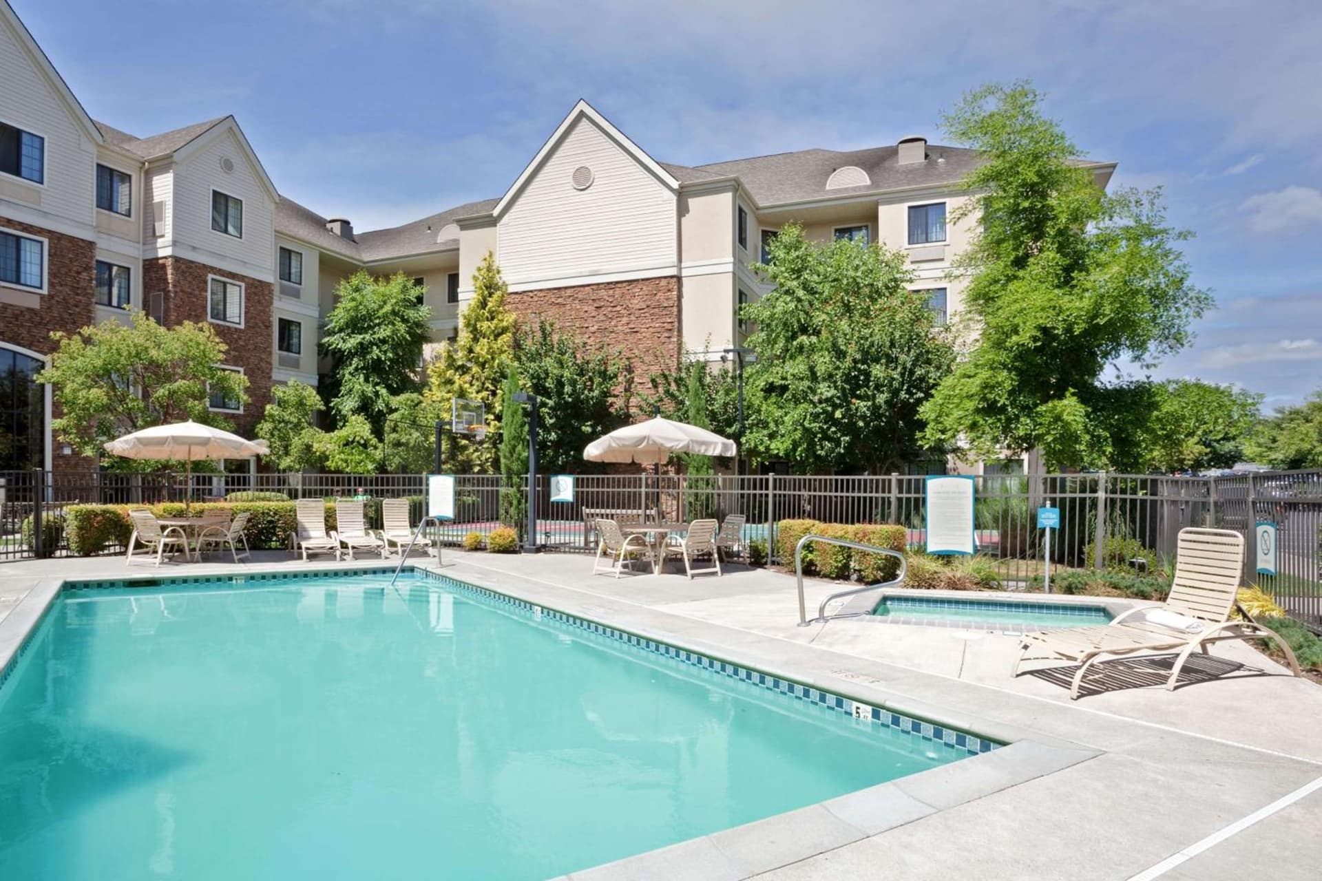 Sonesta ES Suites Portland Vancouver 41st Street gallery photo in Vancouver, WA — image 5