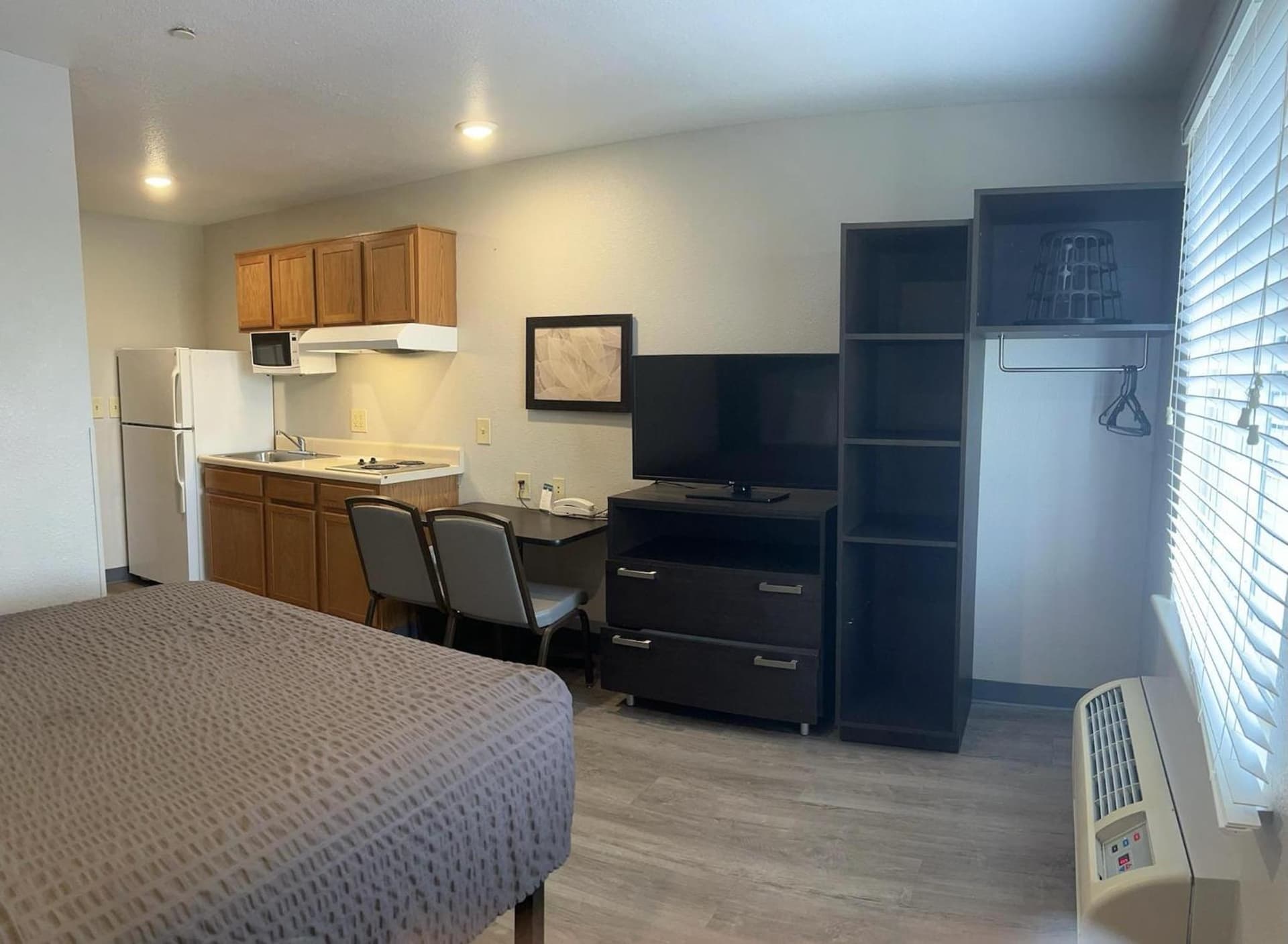 WoodSpring Suites Charlotte Gastonia gallery photo in Gastonia, NC — image 19