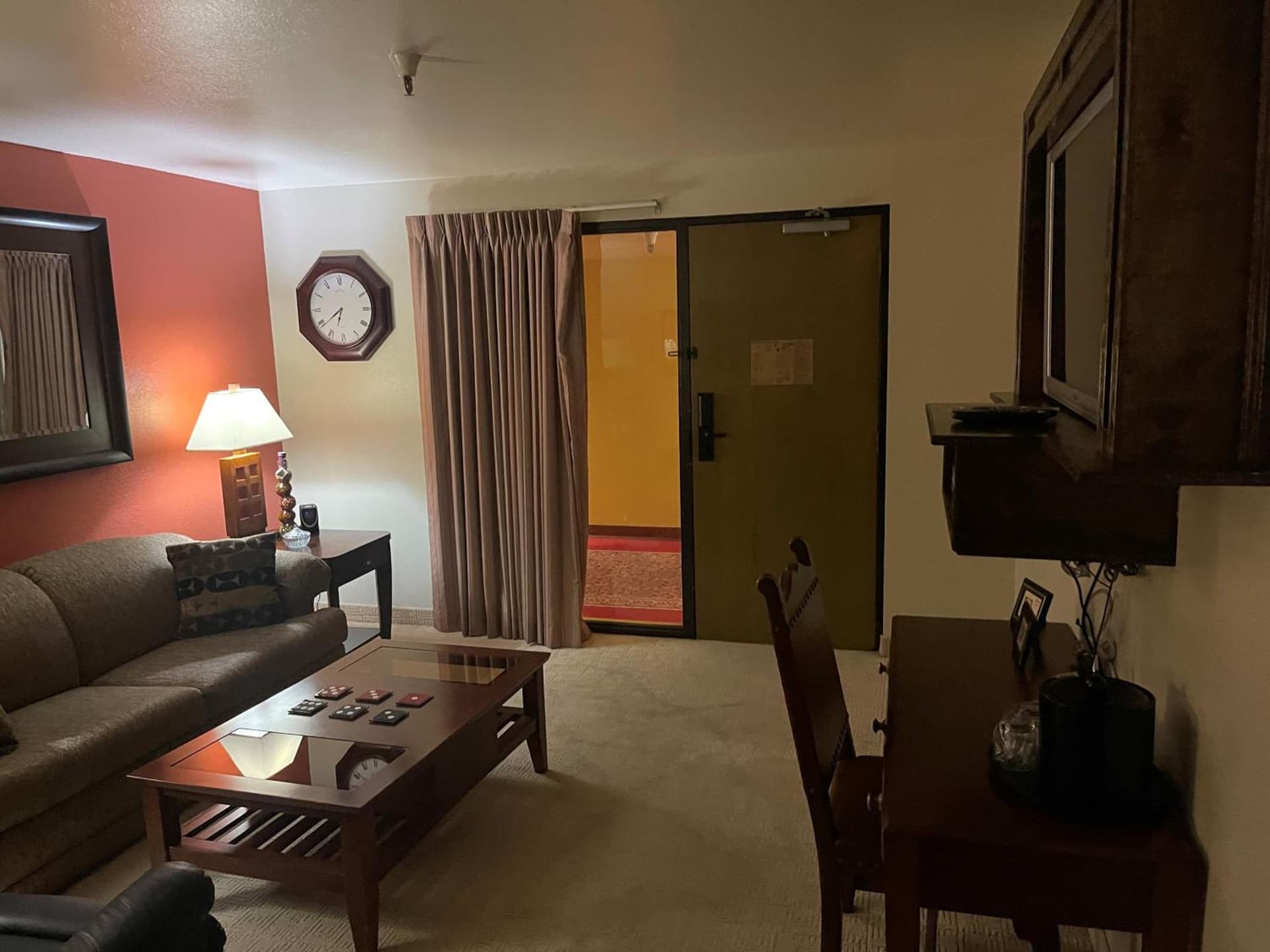 Ramada by Wyndham Viscount Suites Tucson East gallery photo in Tucson, AZ — image 21