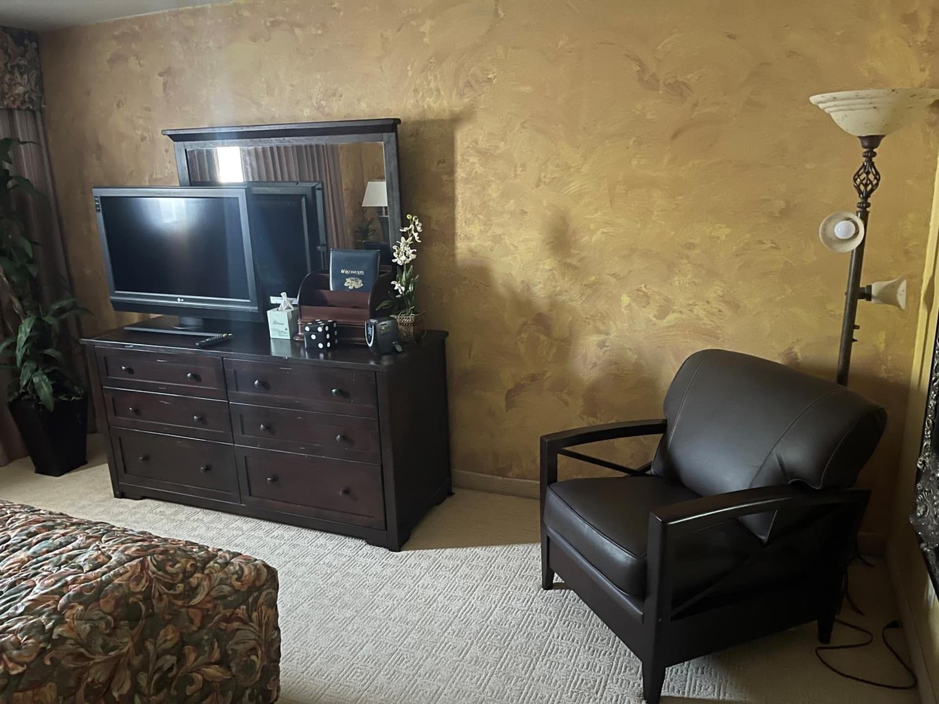 Ramada by Wyndham Viscount Suites Tucson East gallery photo in Tucson, AZ — image 4