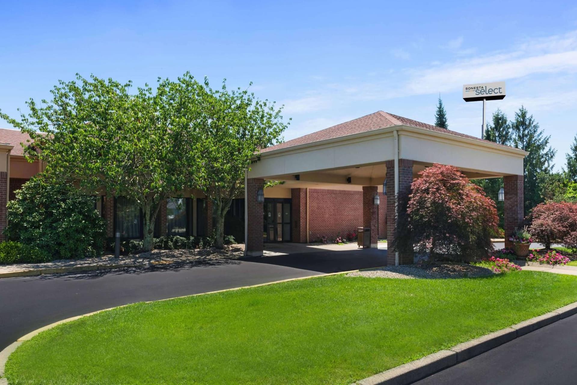 Sonesta Select Newport Middletown featured exterior or lobby in Middletown, RI — similar hotel