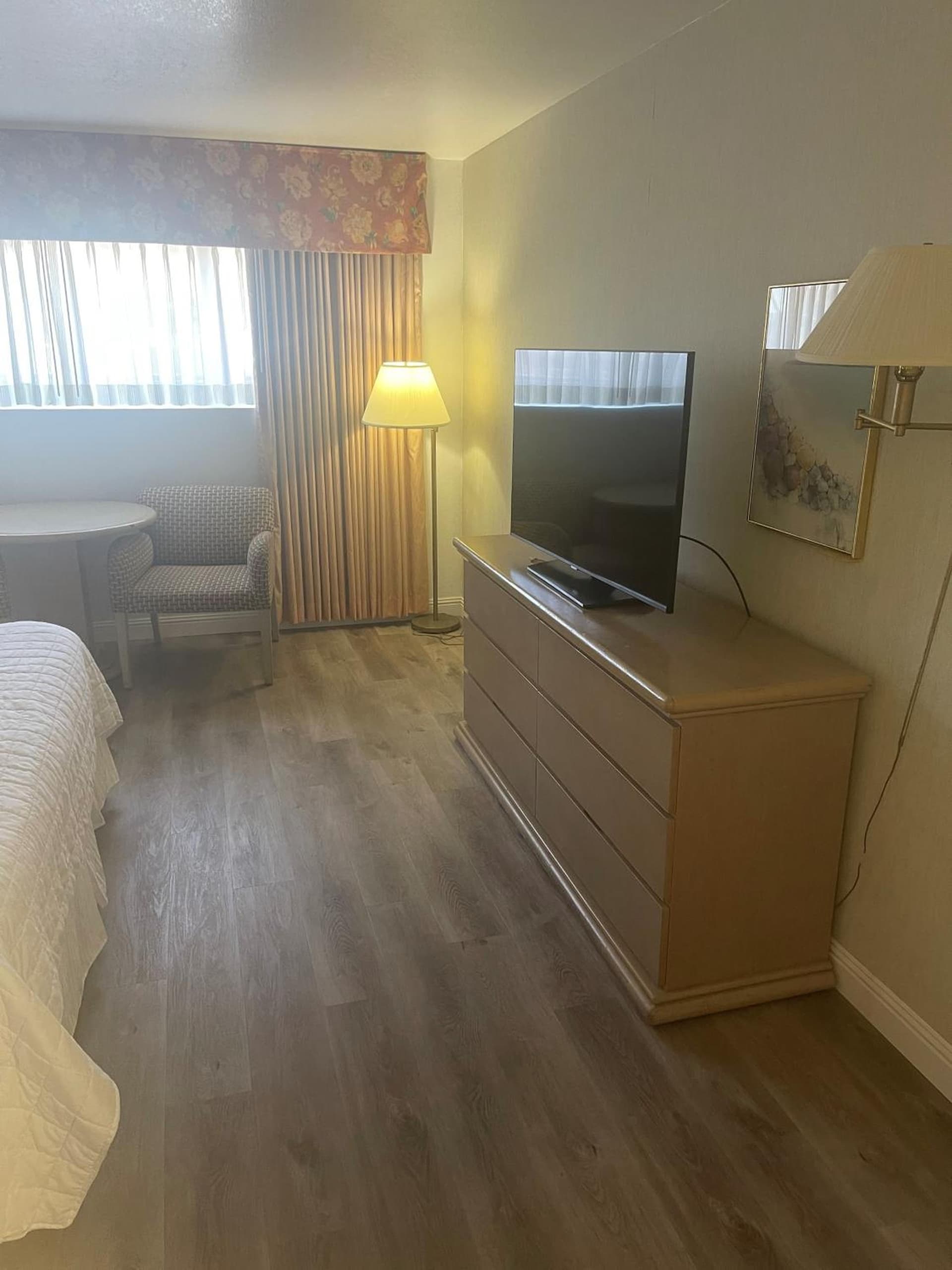 Ramada by Wyndham Viscount Suites Tucson East gallery photo in Tucson, AZ — image 11