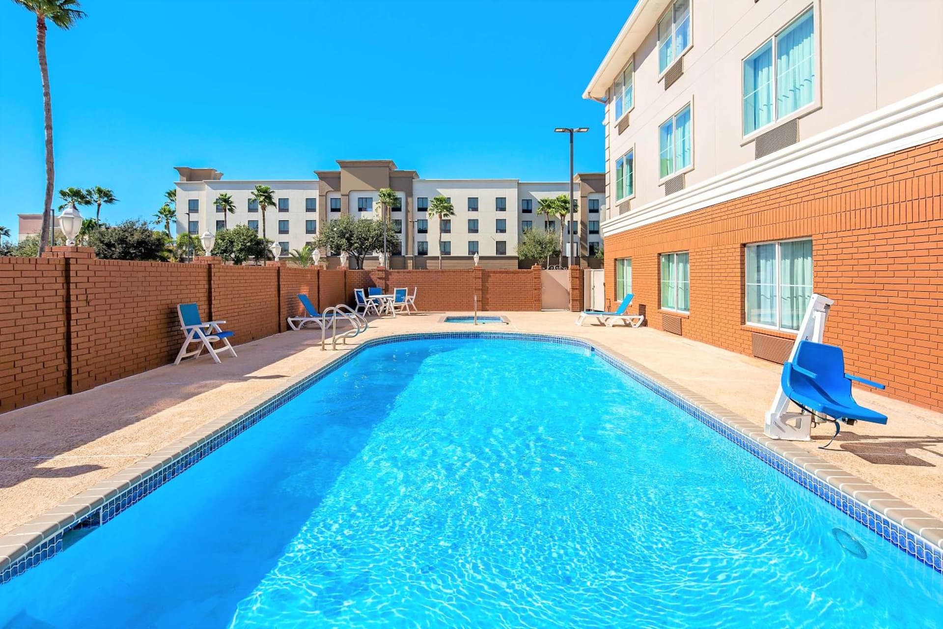 La Quinta by Wyndham Pharr North McAllen interior in Pharr, TX — gallery photo 2