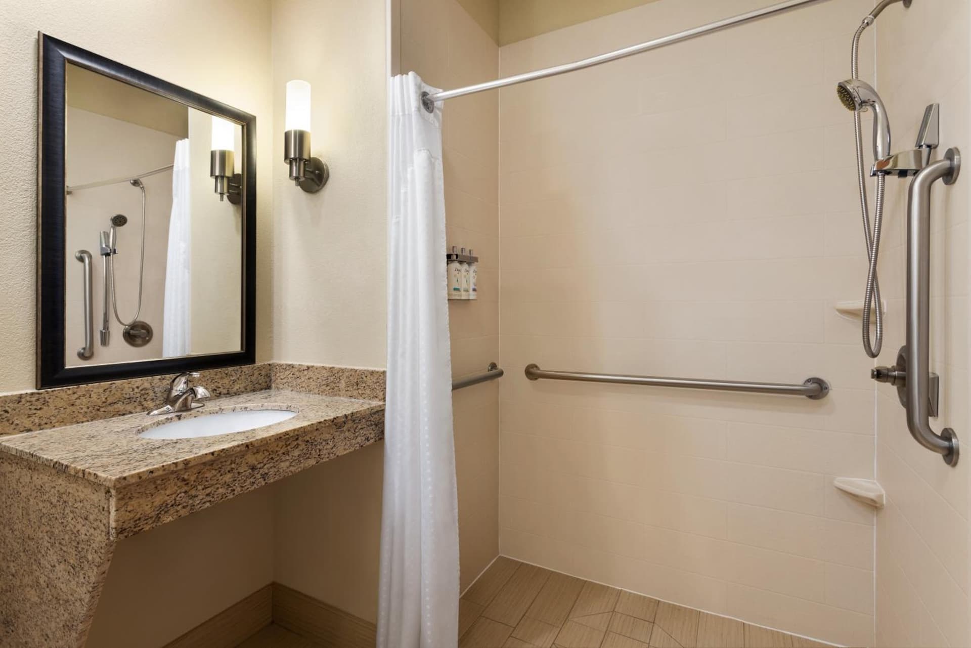 Holiday Inn Express Hotel & Suites Edmond by IHG gallery photo in Edmond, OK — image 23