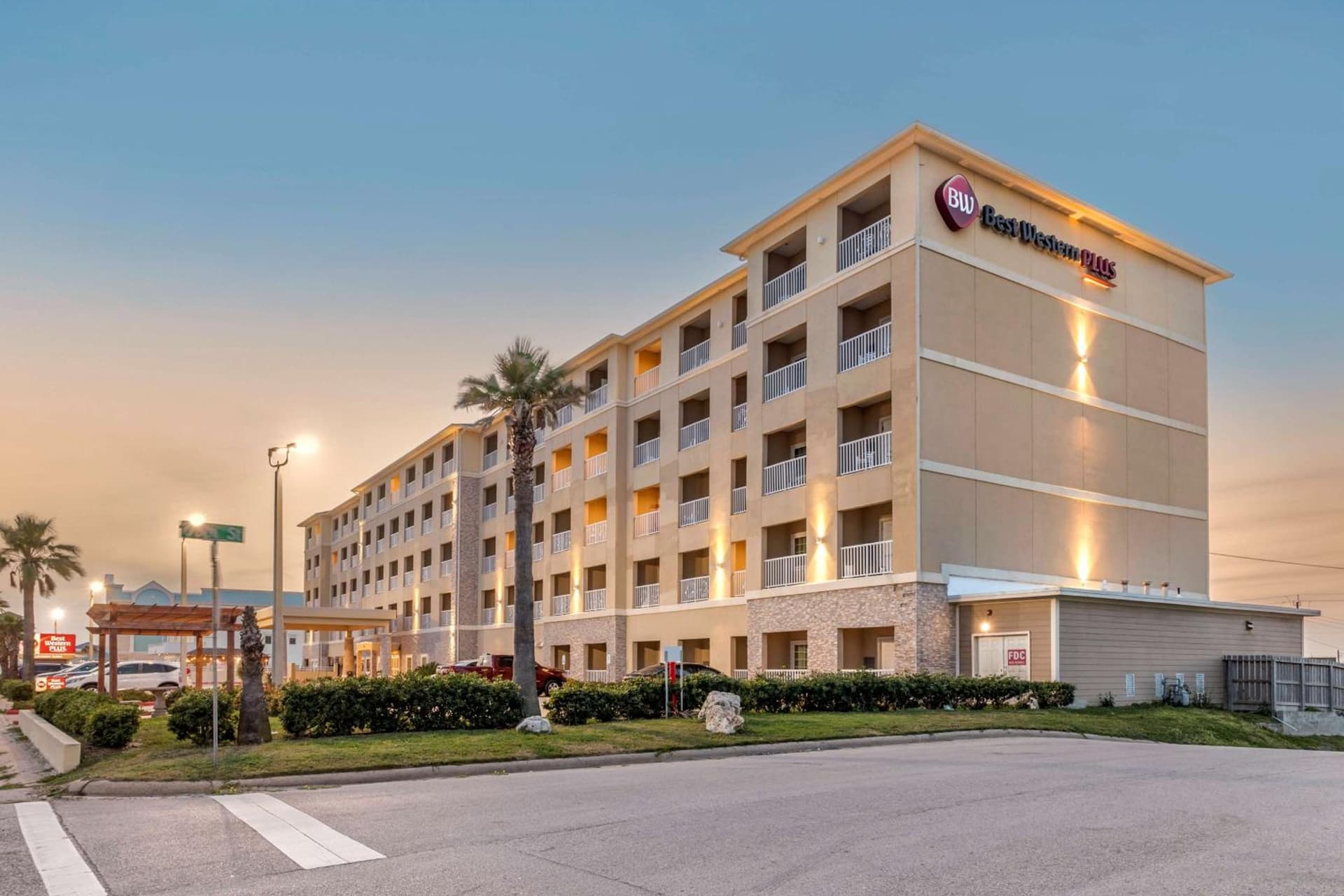 Best Western Plus Galveston Suites — hotel in Galveston, Texas