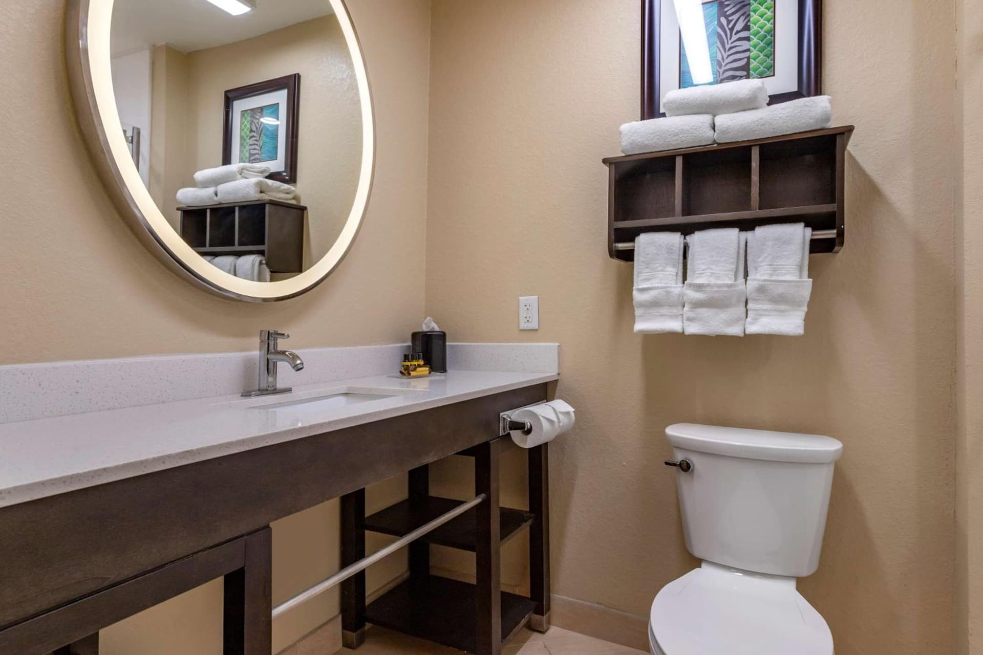 Best Western Plus Galveston Suites gallery photo in Galveston, TX — image 7