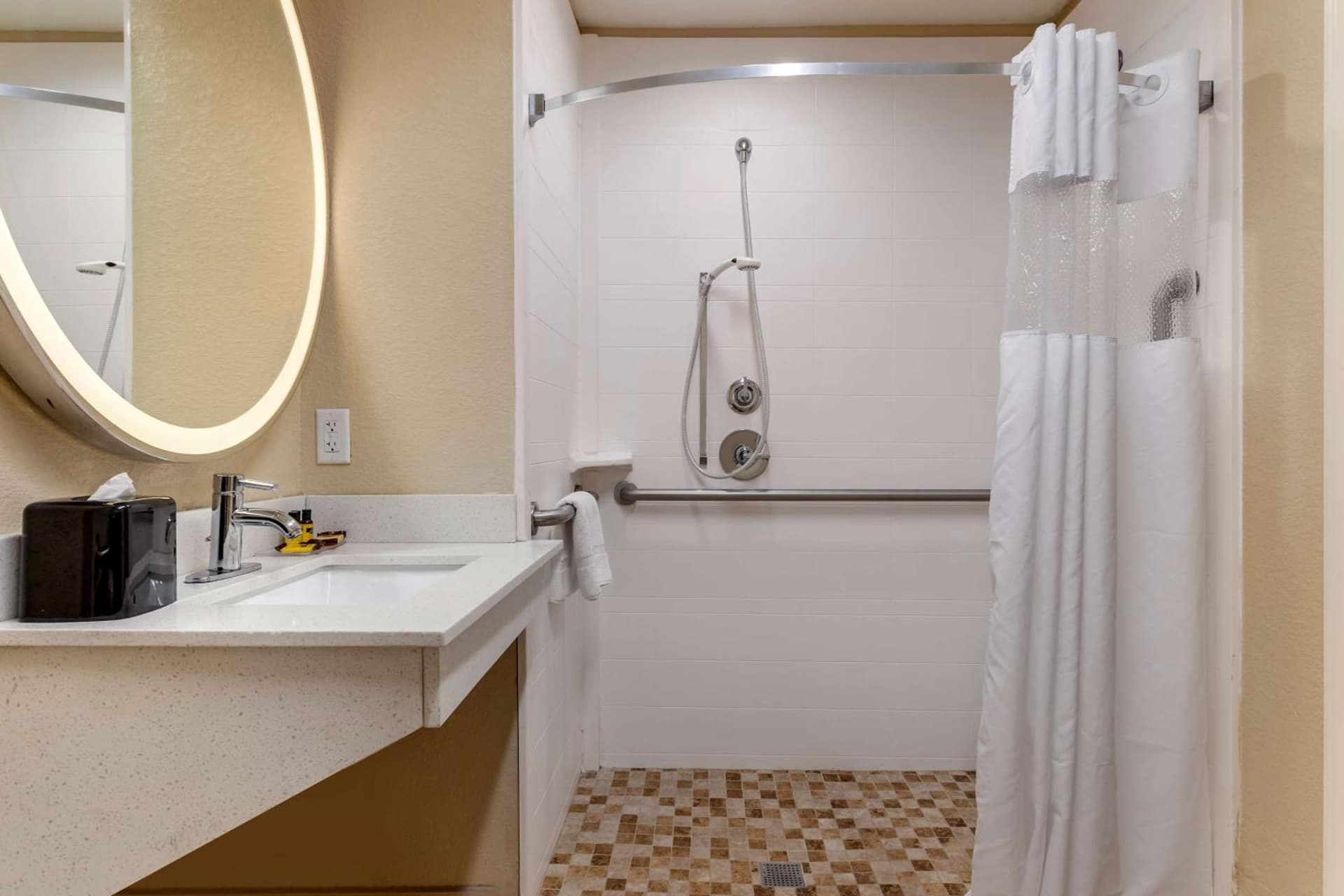 Best Western Plus Galveston Suites property views in Galveston, TX — gallery photo 3