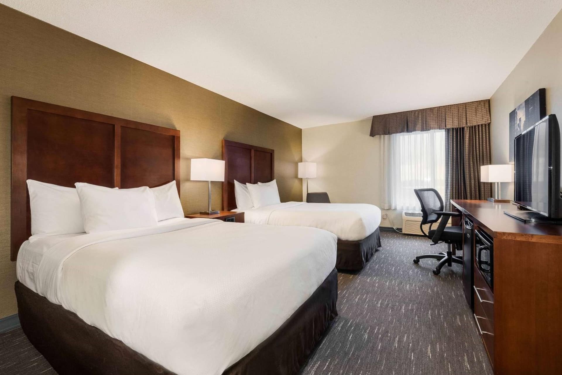 Best Western Chicago - Downers Grove property views in Downers Grove, IL — gallery photo 3
