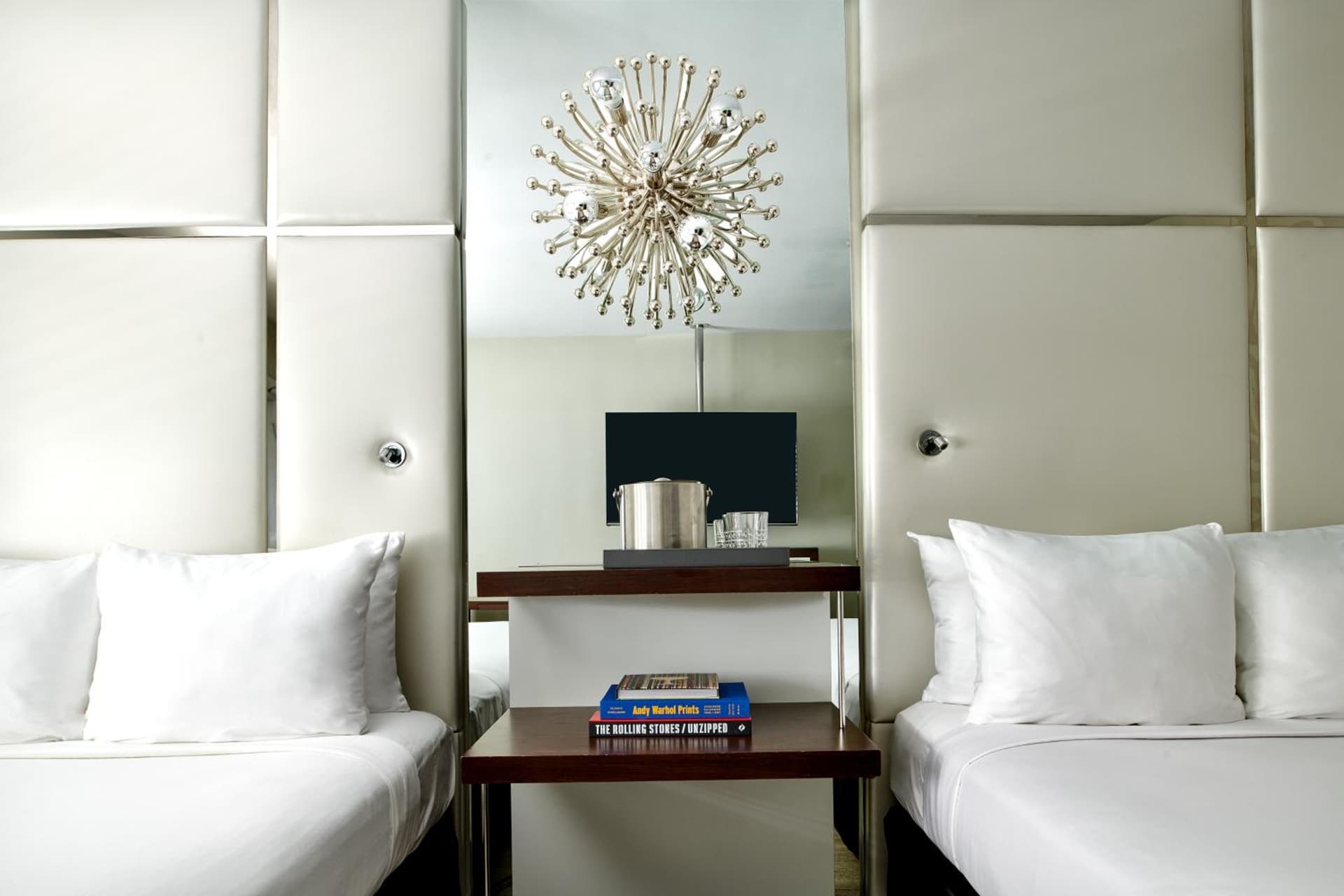 Hotel Ziggy On Sunset gallery photo in Los Angeles, CA — image 109