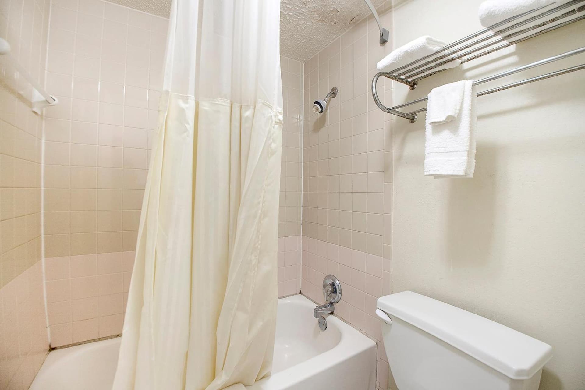 Hotel O Daylight Inn Elkhart I-90, IN gallery photo in Elkhart, IN — image 24