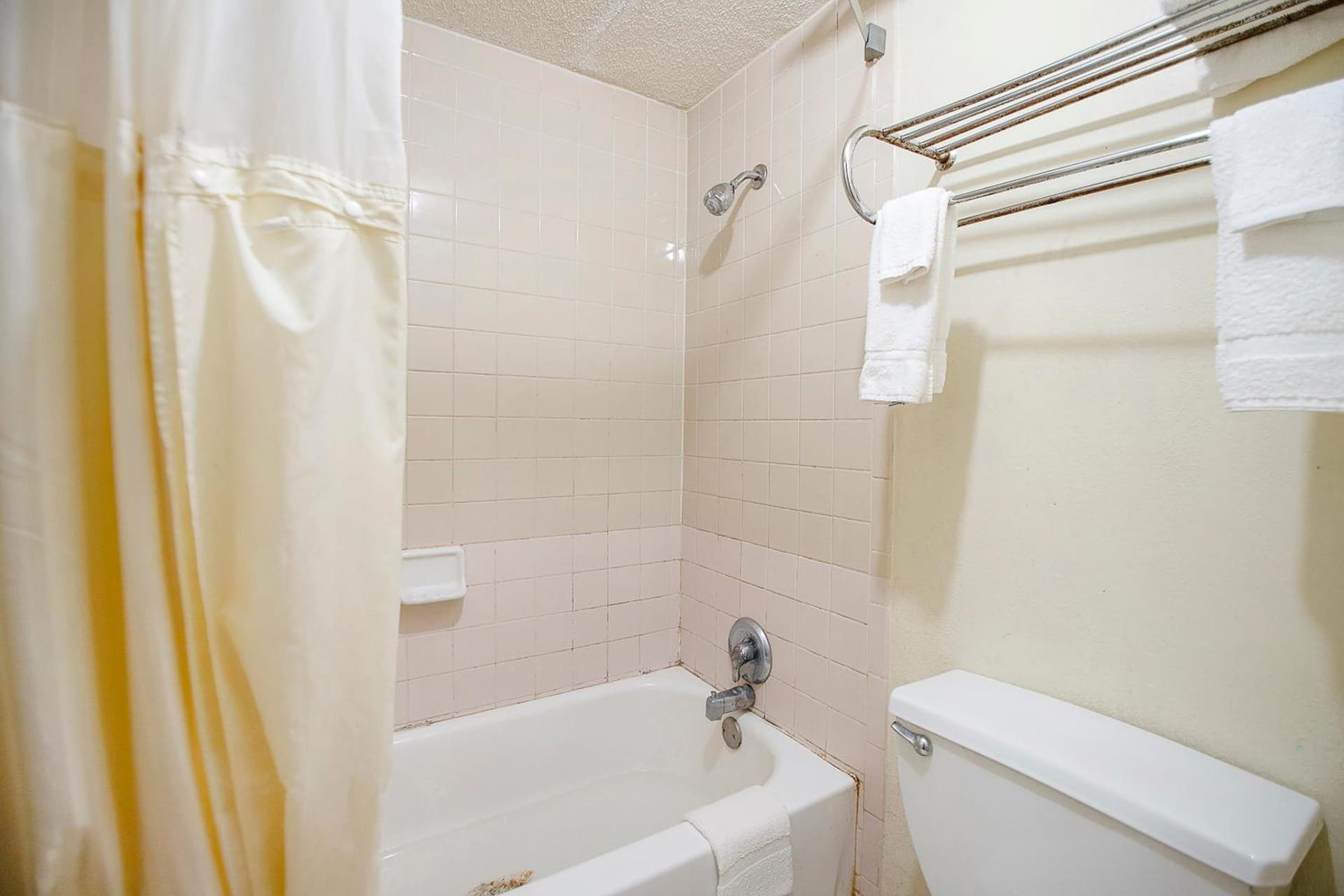 Hotel O Daylight Inn Elkhart I-90, IN gallery photo in Elkhart, IN — image 16