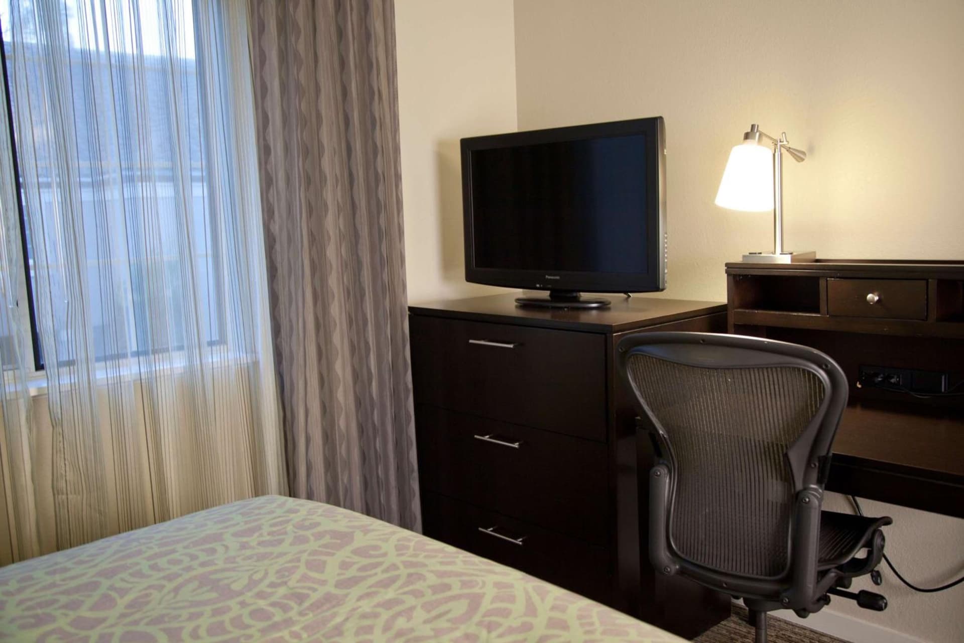 Sonesta ES Suites Sunnyvale property views in Sunnyvale, CA — gallery photo 3