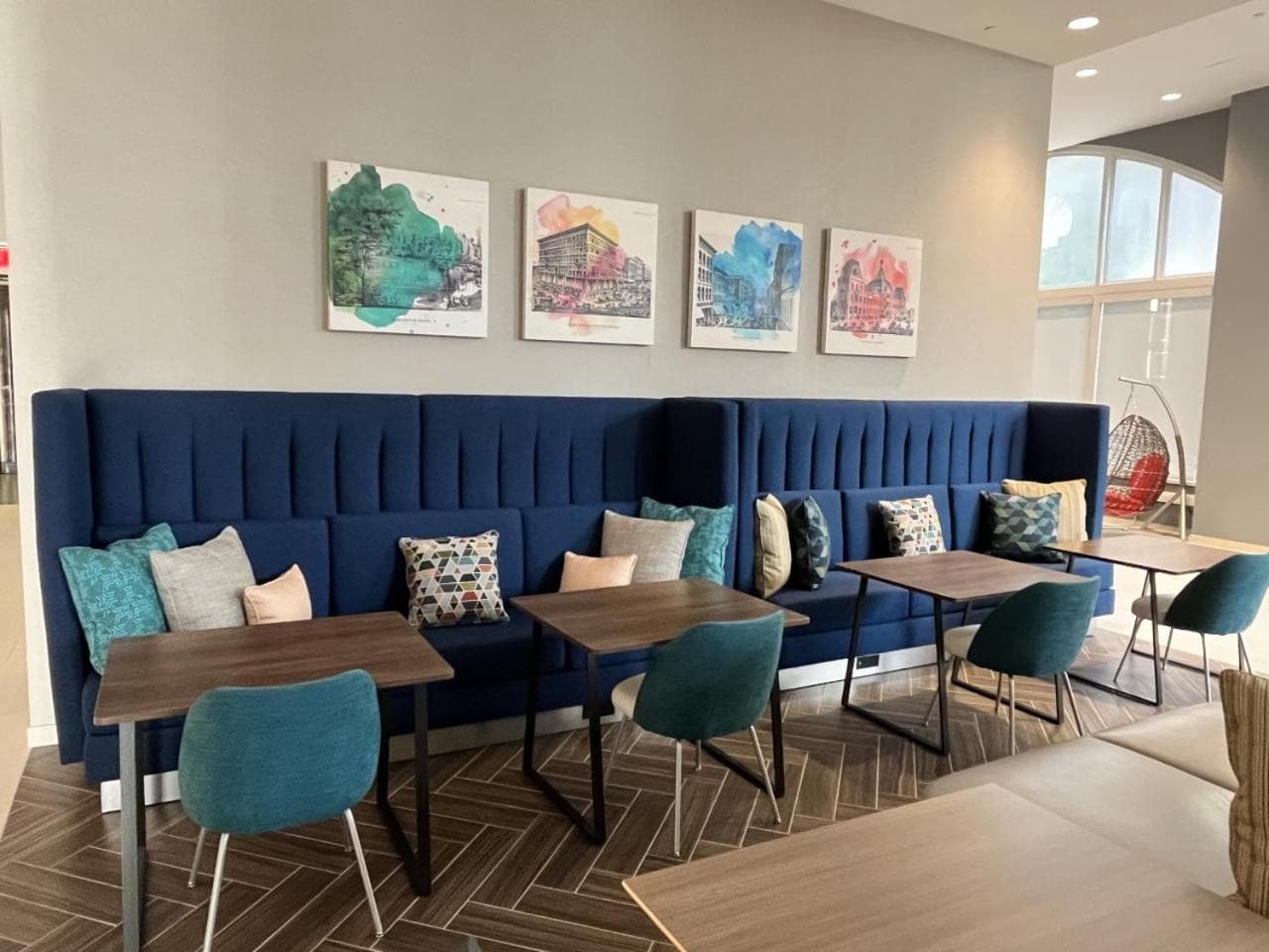 Home2 Suites By Hilton St Louis Downtown interior in Saint Louis, MO — gallery photo 2