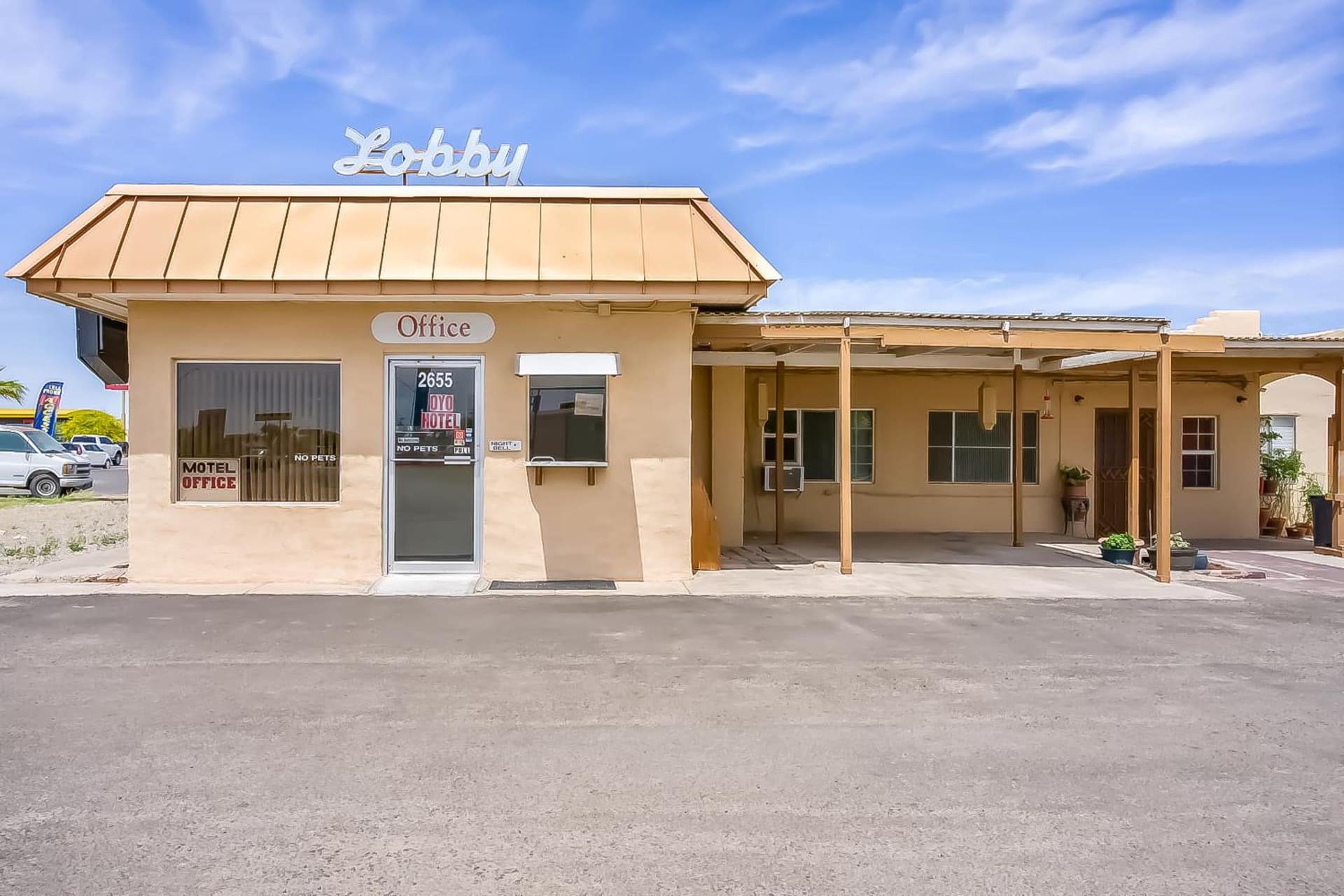 OYO Hotel Yuma AZ - I-8 US-95 interior in Yuma, AZ — gallery photo 2