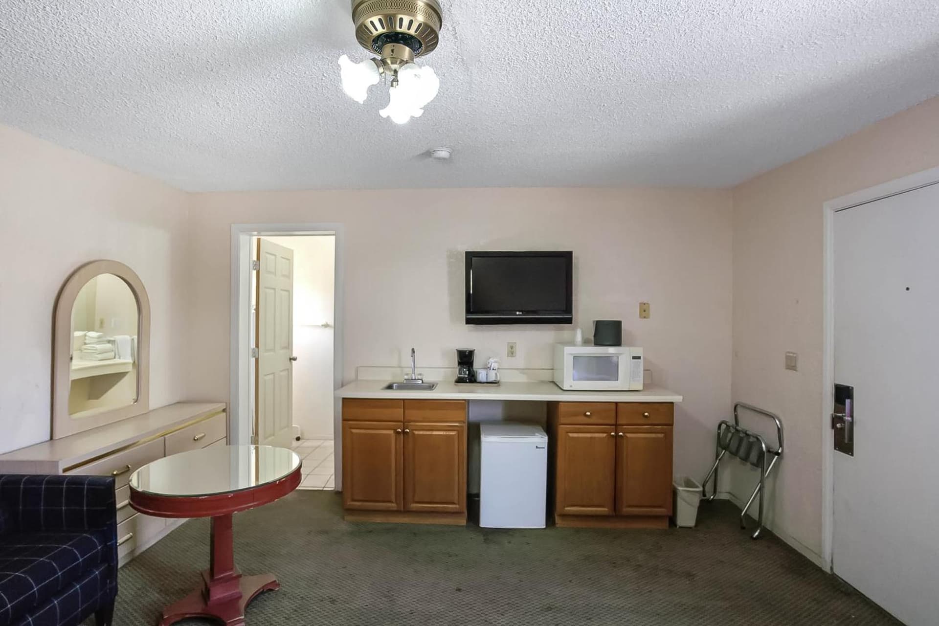 OYO Hotel Yuma AZ - I-8 US-95 gallery photo in Yuma, AZ — image 22