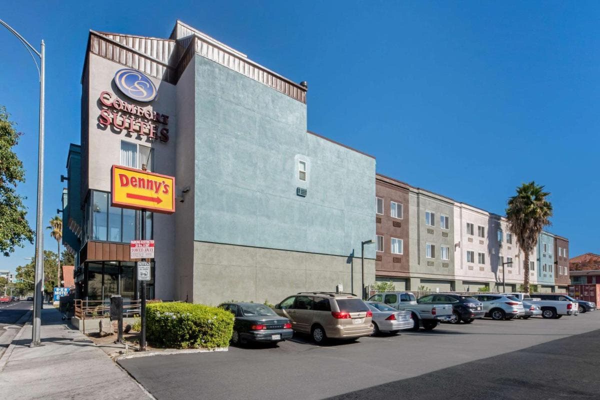 Comfort Suites San Jose Airport interior in San Jose, CA — gallery photo 2