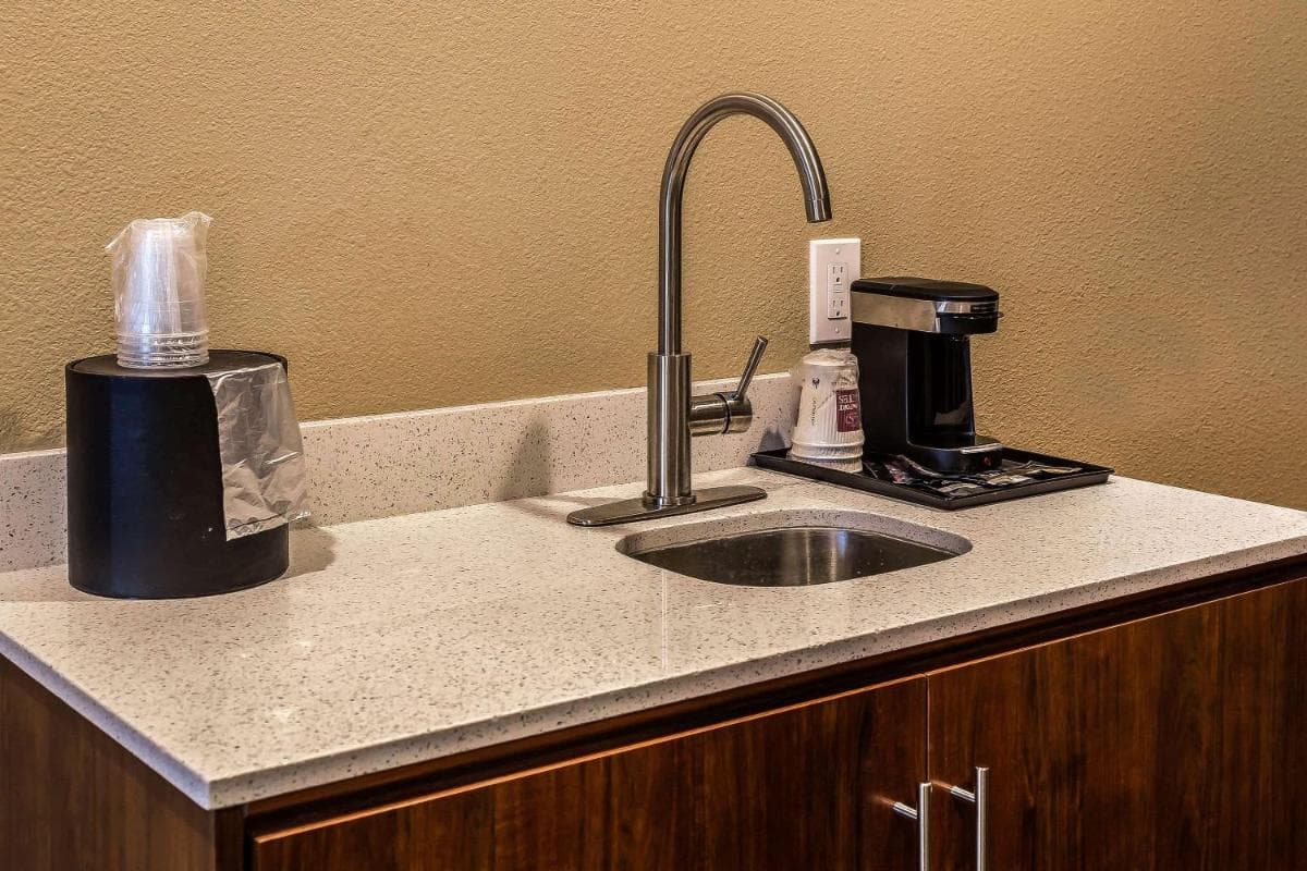 Comfort Suites San Jose Airport property views in San Jose, CA — gallery photo 3