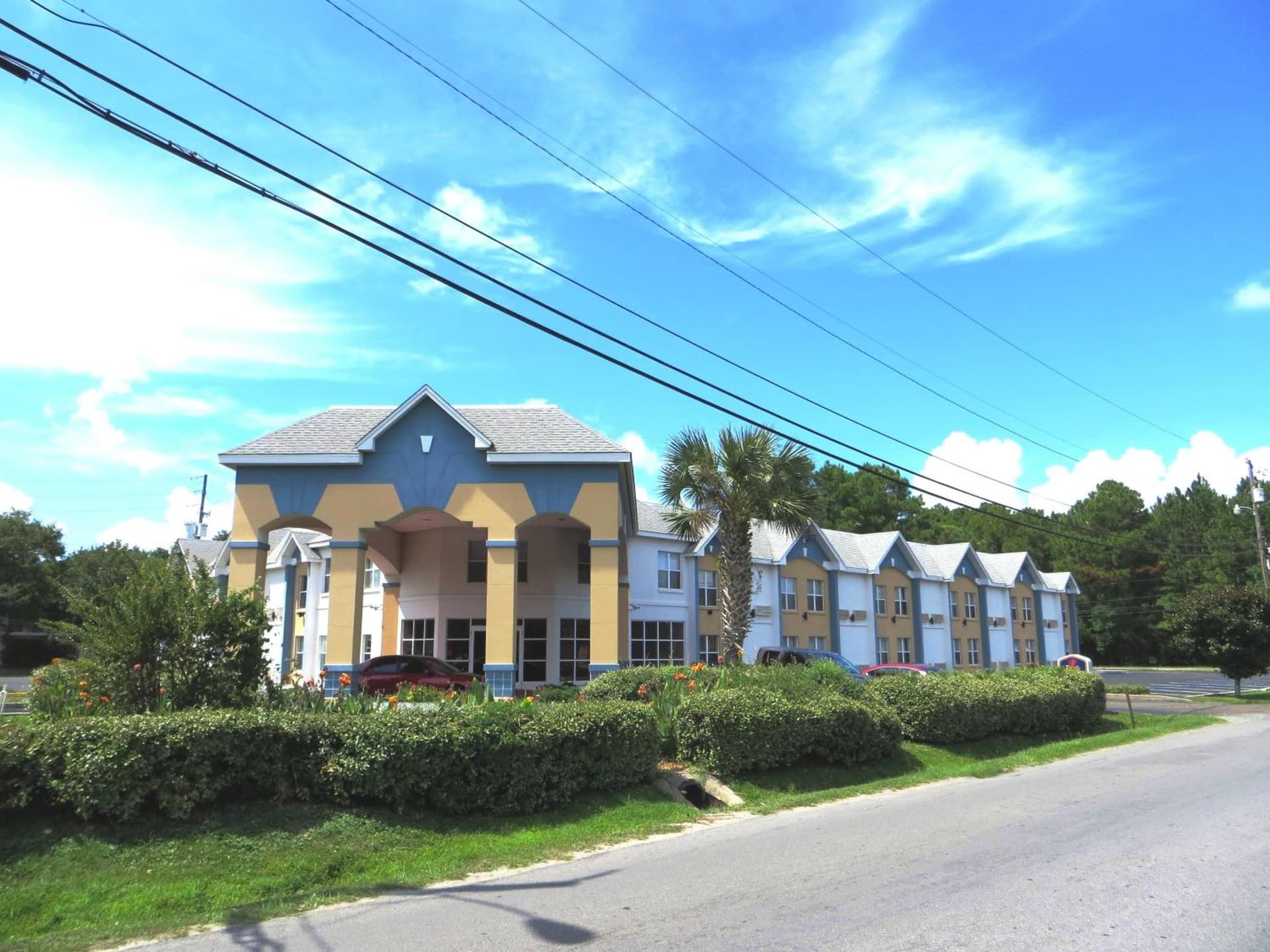 Days Inn by Wyndham Panama City property views in Panama City, FL — gallery photo 3
