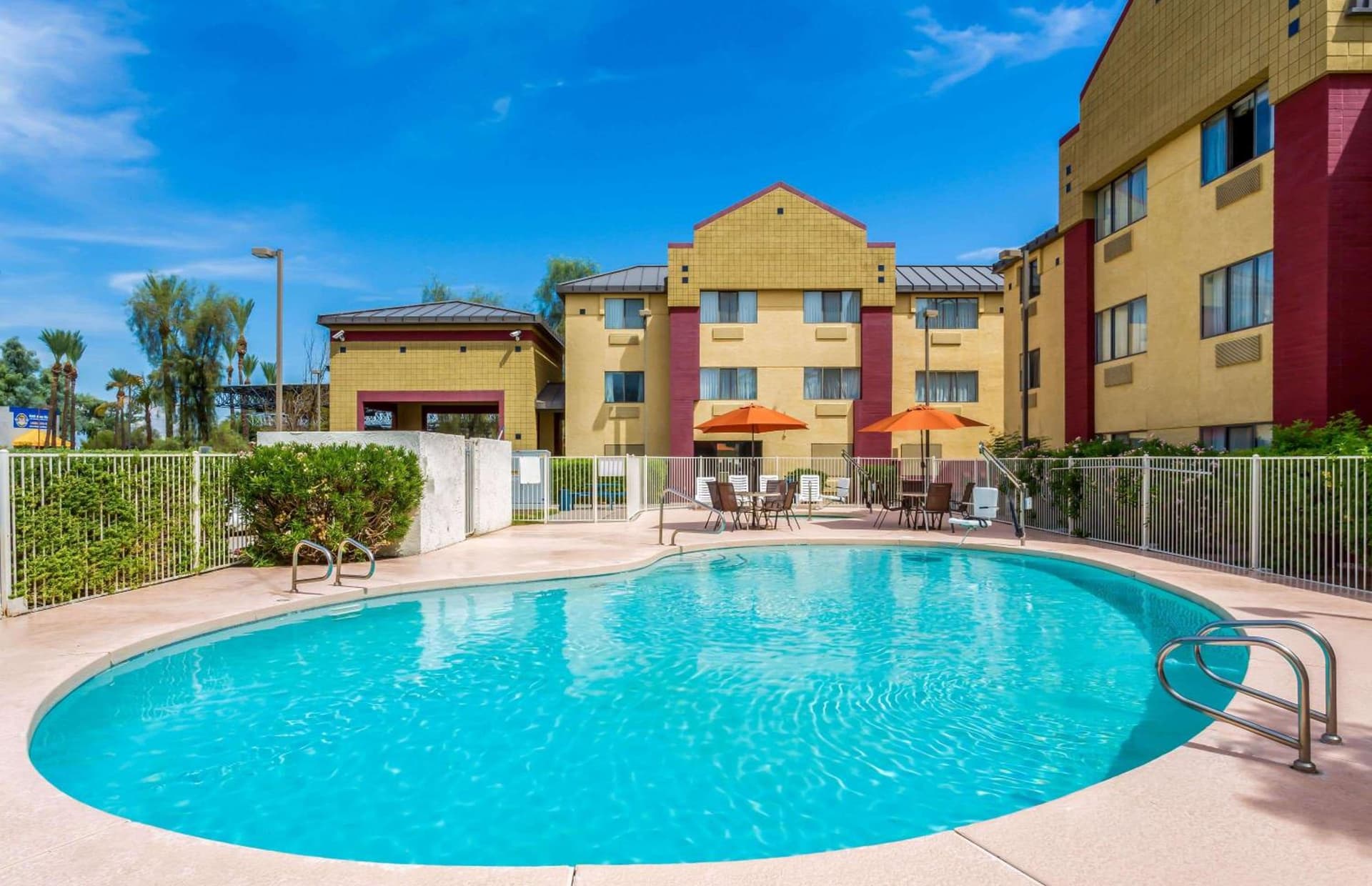Super 8 by Wyndham Mesa Gilbert property views in Mesa, AZ — gallery photo 3