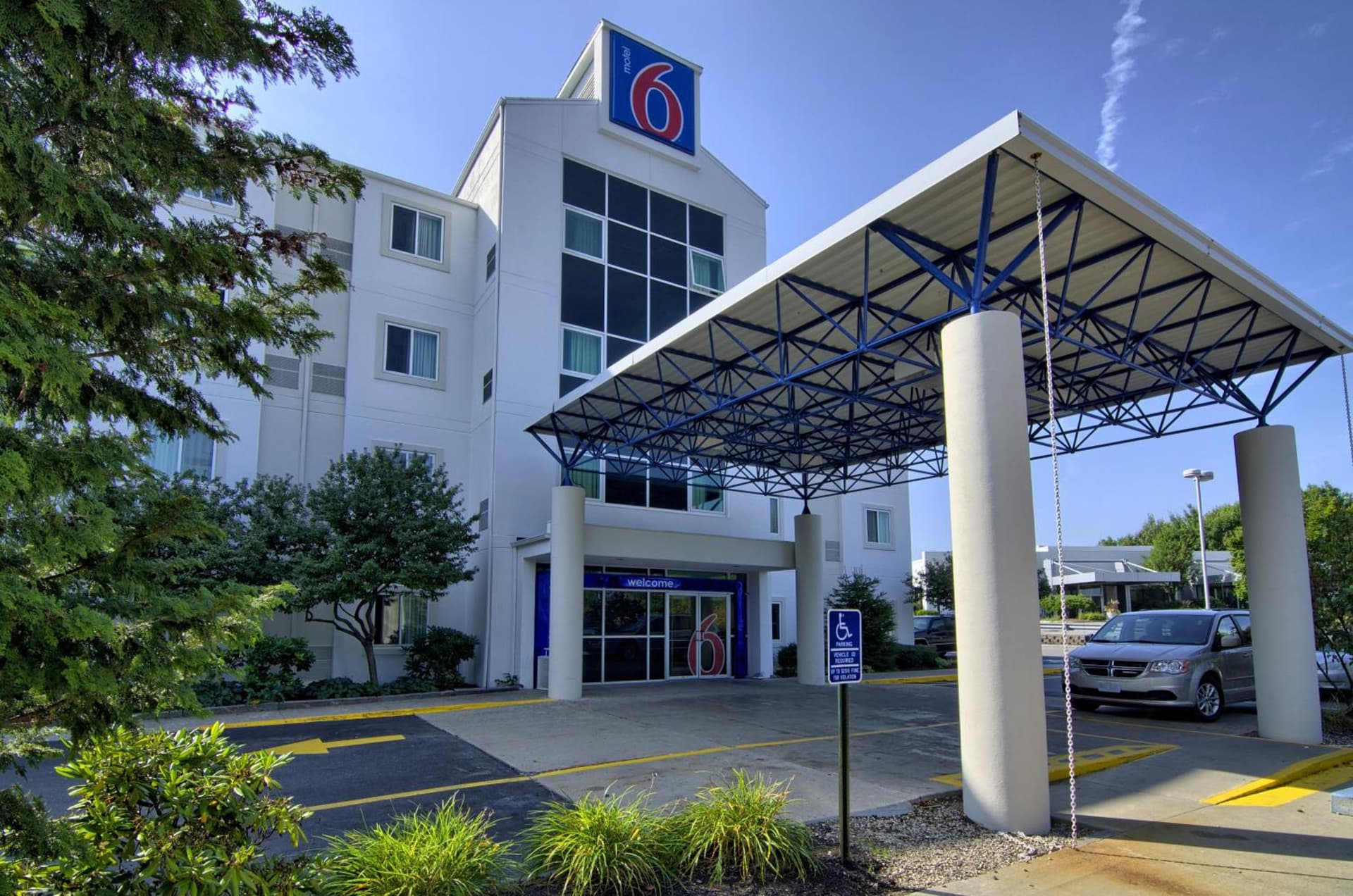Motel 6-Portsmouth, NH interior in Portsmouth, NH — gallery photo 2
