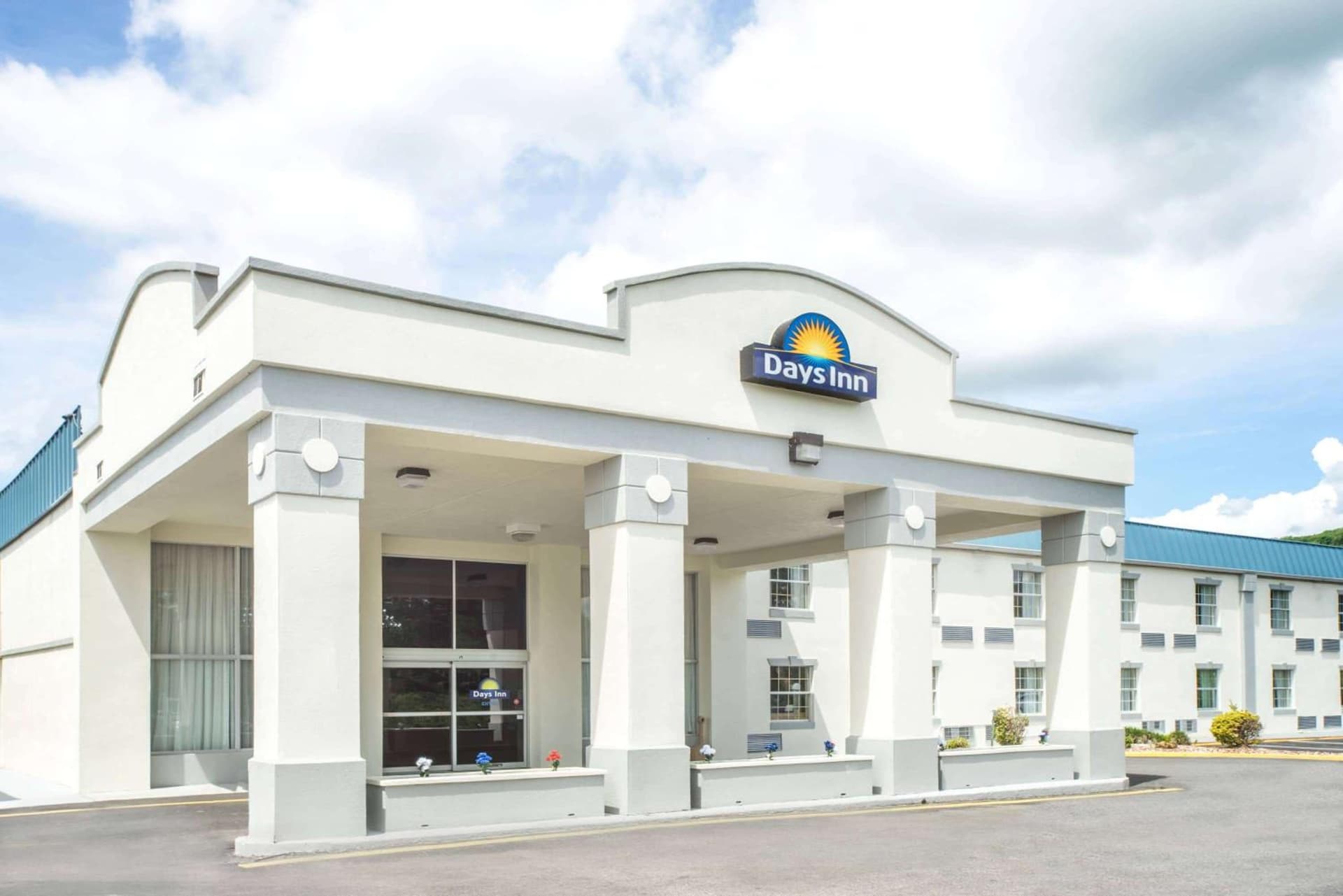 Days Inn by Wyndham Roanoke/Hollins Near I-81 gallery photo in Roanoke, VA — image 25