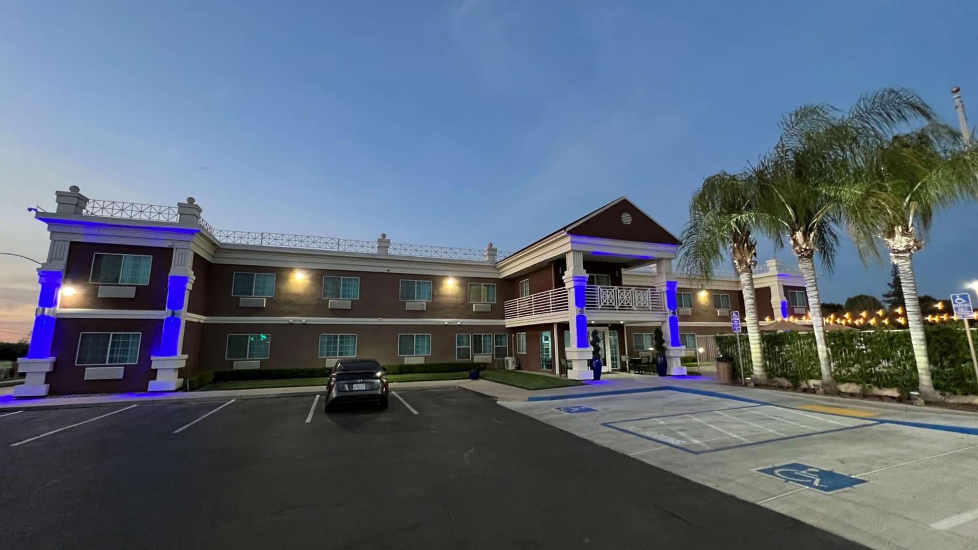 Best Western Americana property views in Dinuba, CA — gallery photo 3