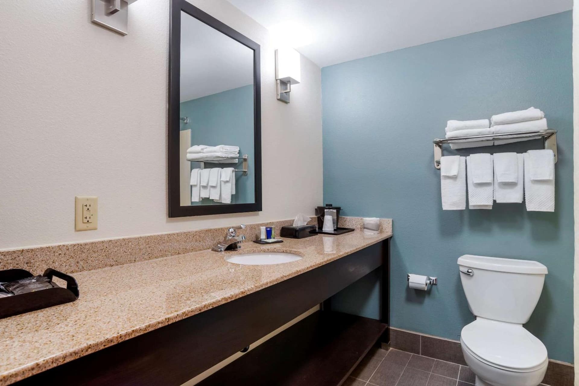 Sleep Inn & Suites Auburn Campus Area I-85 gallery photo in Auburn, AL — image 7