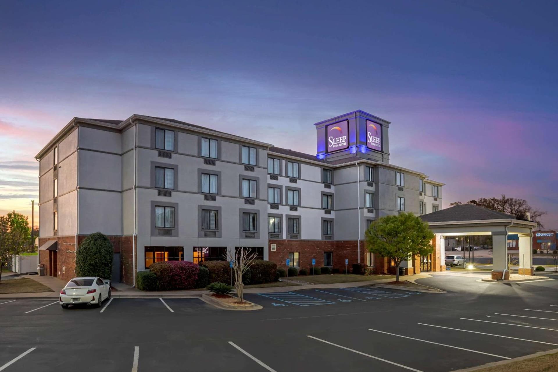 Sleep Inn & Suites Auburn Campus Area I-85 gallery photo in Auburn, AL — image 17