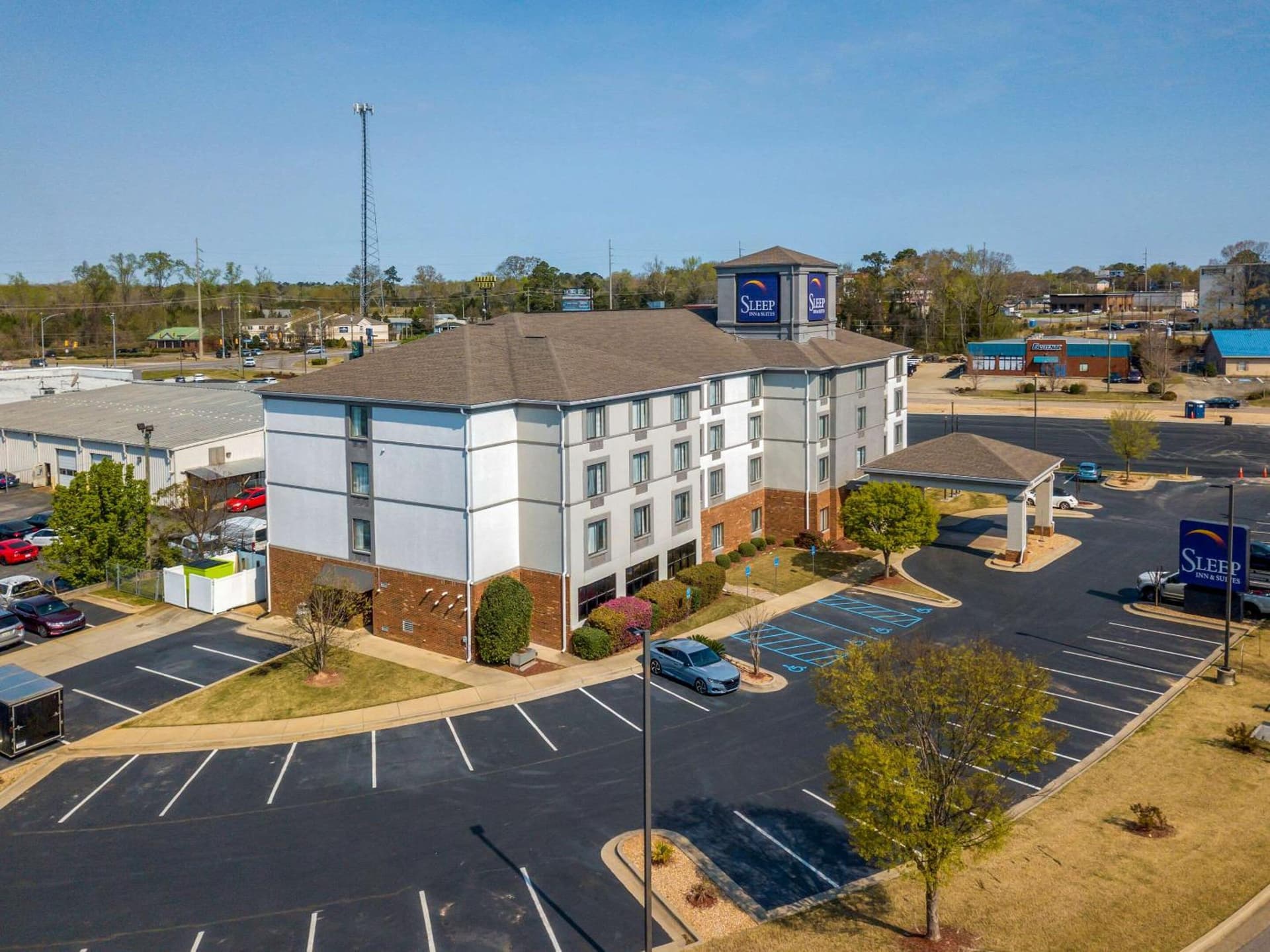 Sleep Inn & Suites Auburn Campus Area I-85 gallery photo in Auburn, AL — image 18