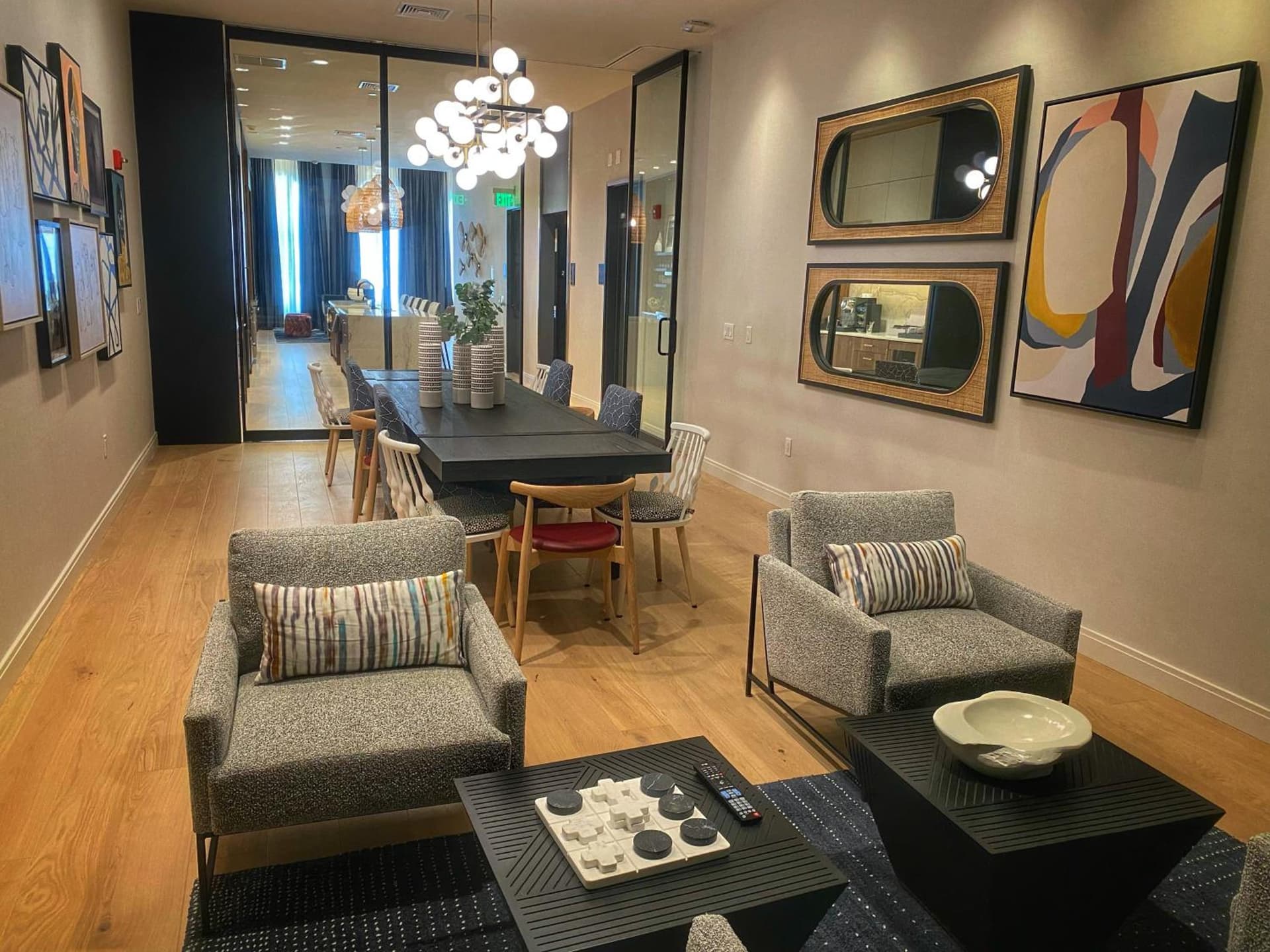 Kinn Guesthouse Downtown property views in Milwaukee, WI — gallery photo 3