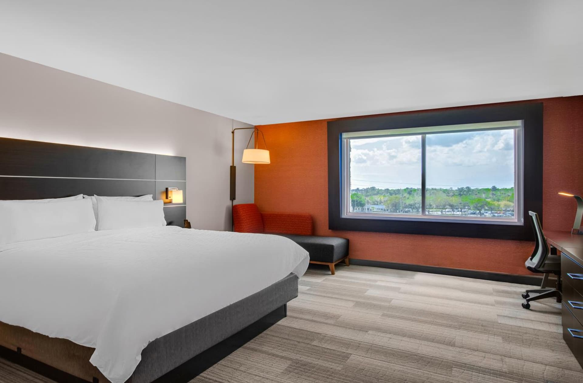 Holiday Inn Express & Suites Sanford - Lake Mary by IHG gallery photo in Sanford, FL — image 18