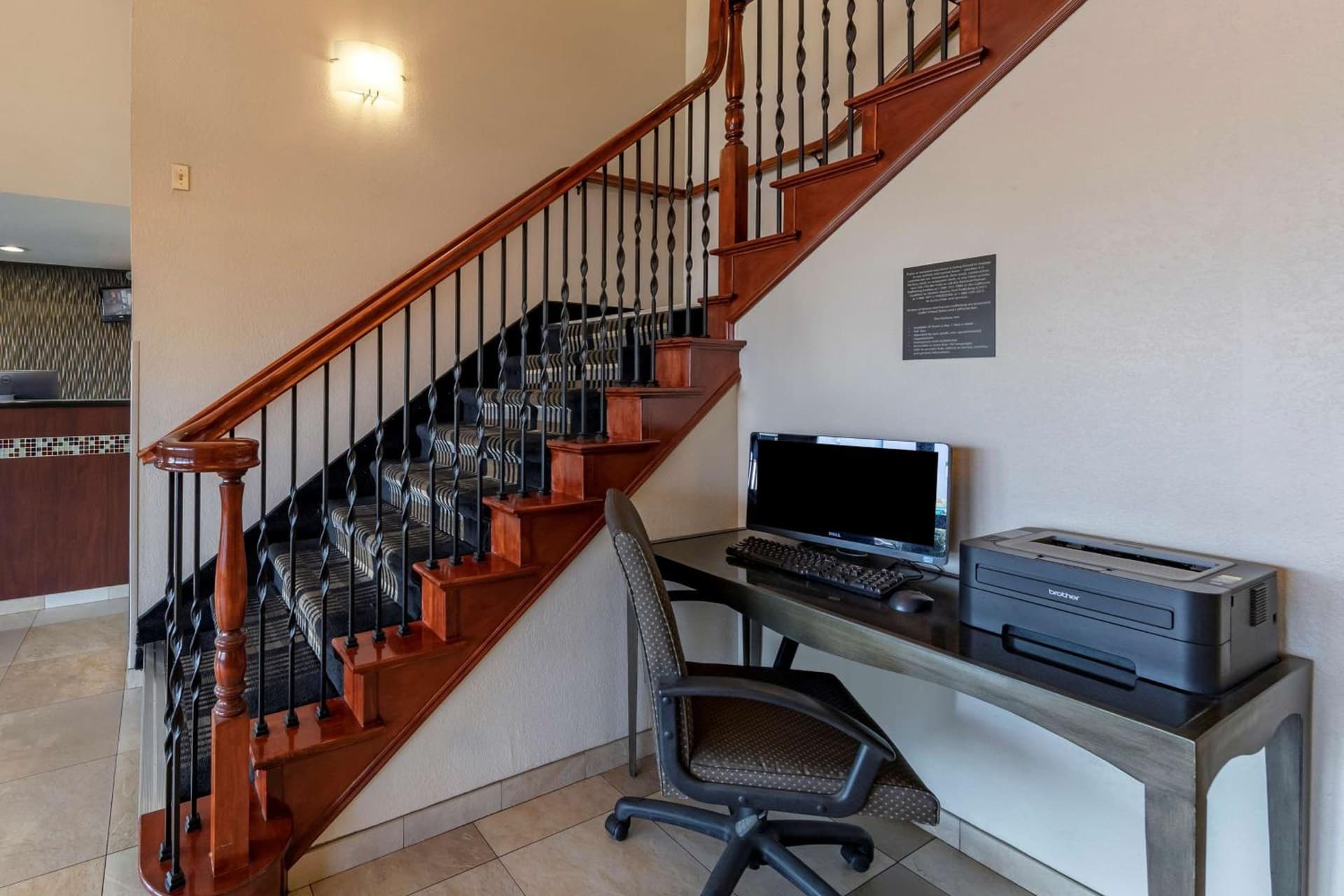Best Western Town & Country Lodge property views in Tulare, CA — gallery photo 3