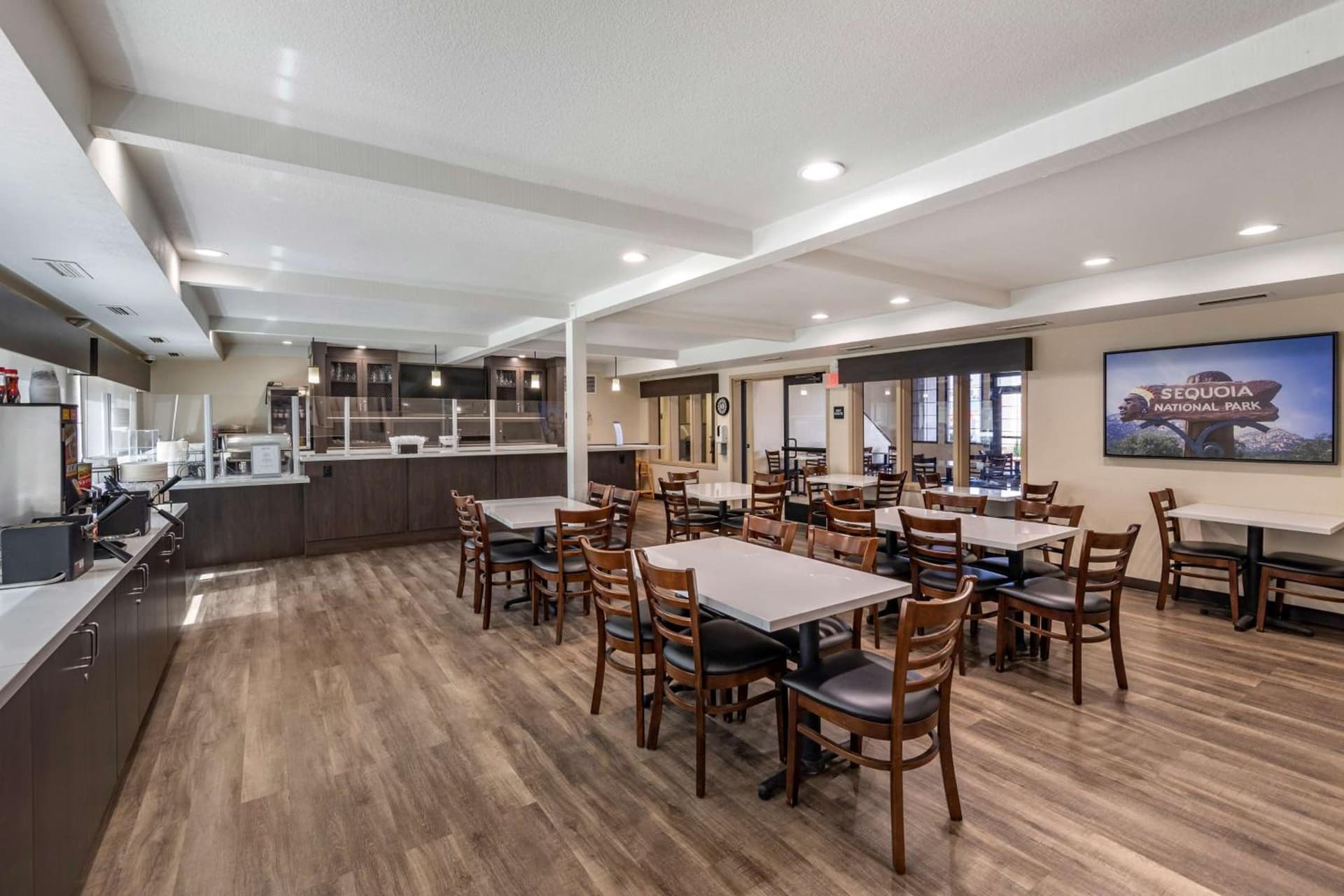 Best Western Town & Country Lodge gallery photo in Tulare, CA — image 33