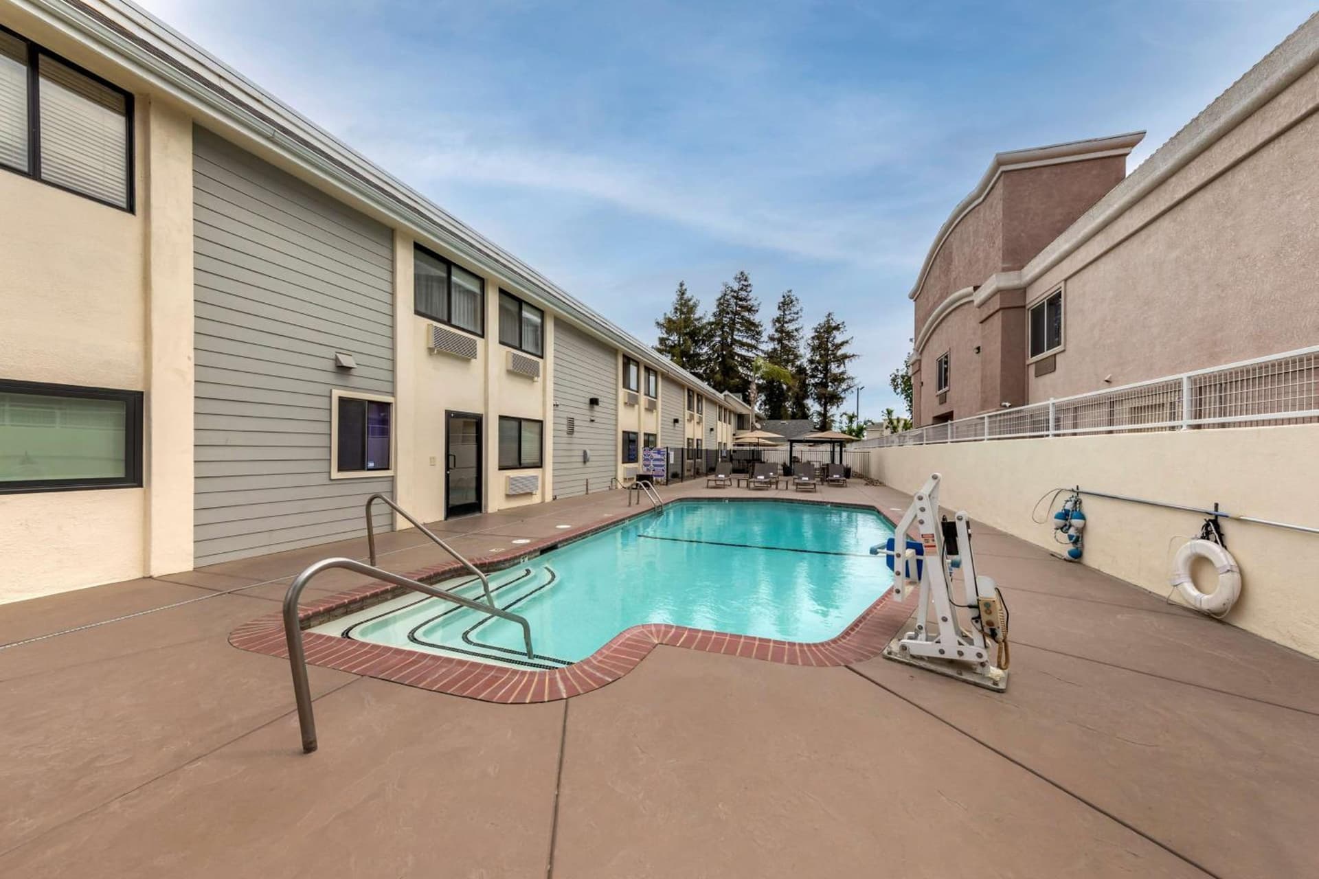 Best Western Town & Country Lodge gallery photo in Tulare, CA — image 21