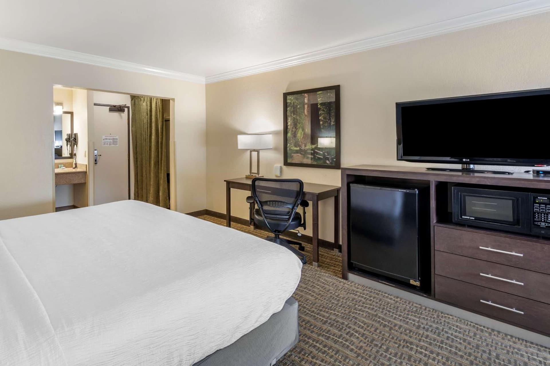 Best Western Town & Country Lodge gallery photo in Tulare, CA — image 37