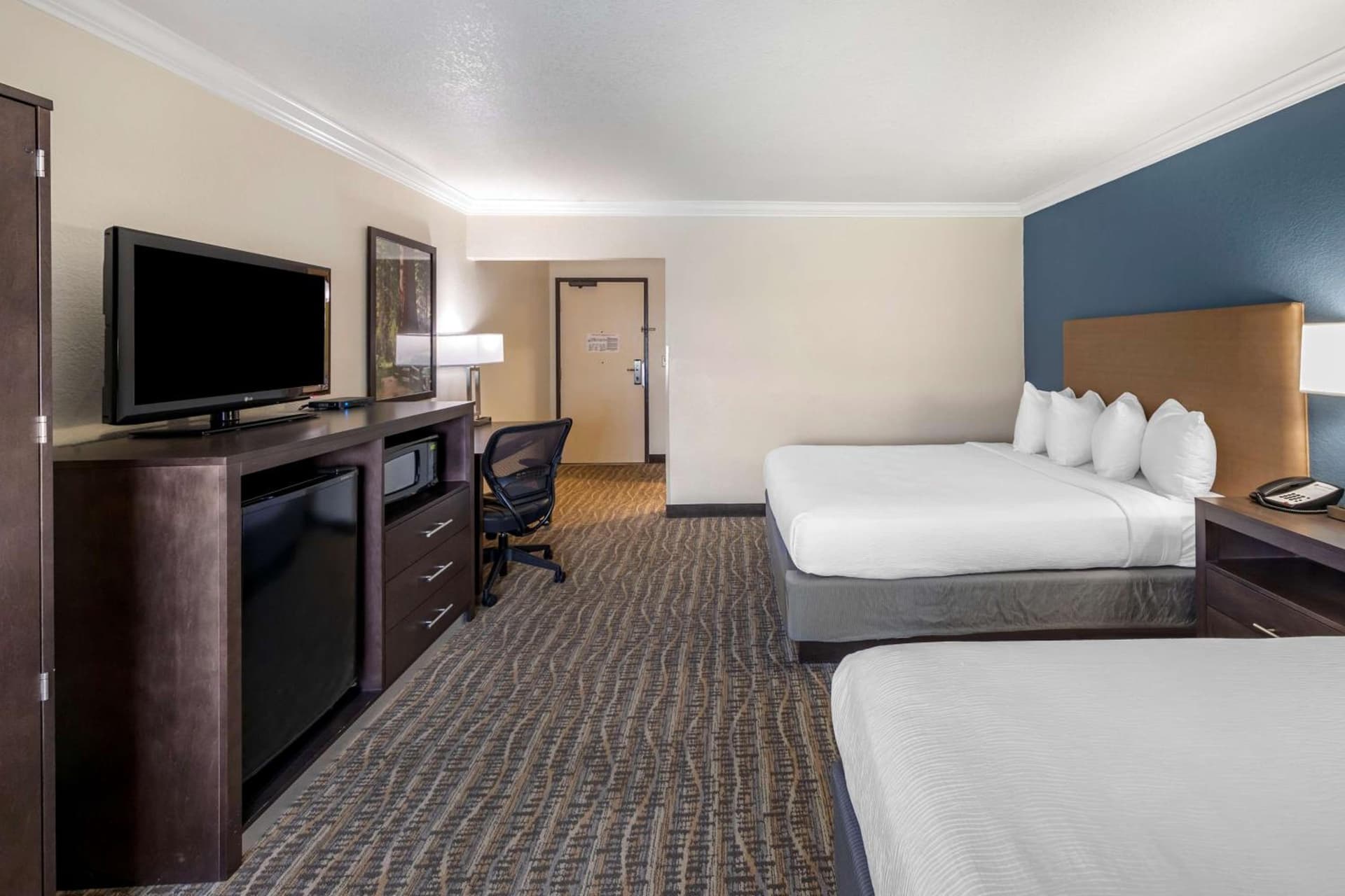 Best Western Town & Country Lodge gallery photo in Tulare, CA — image 8