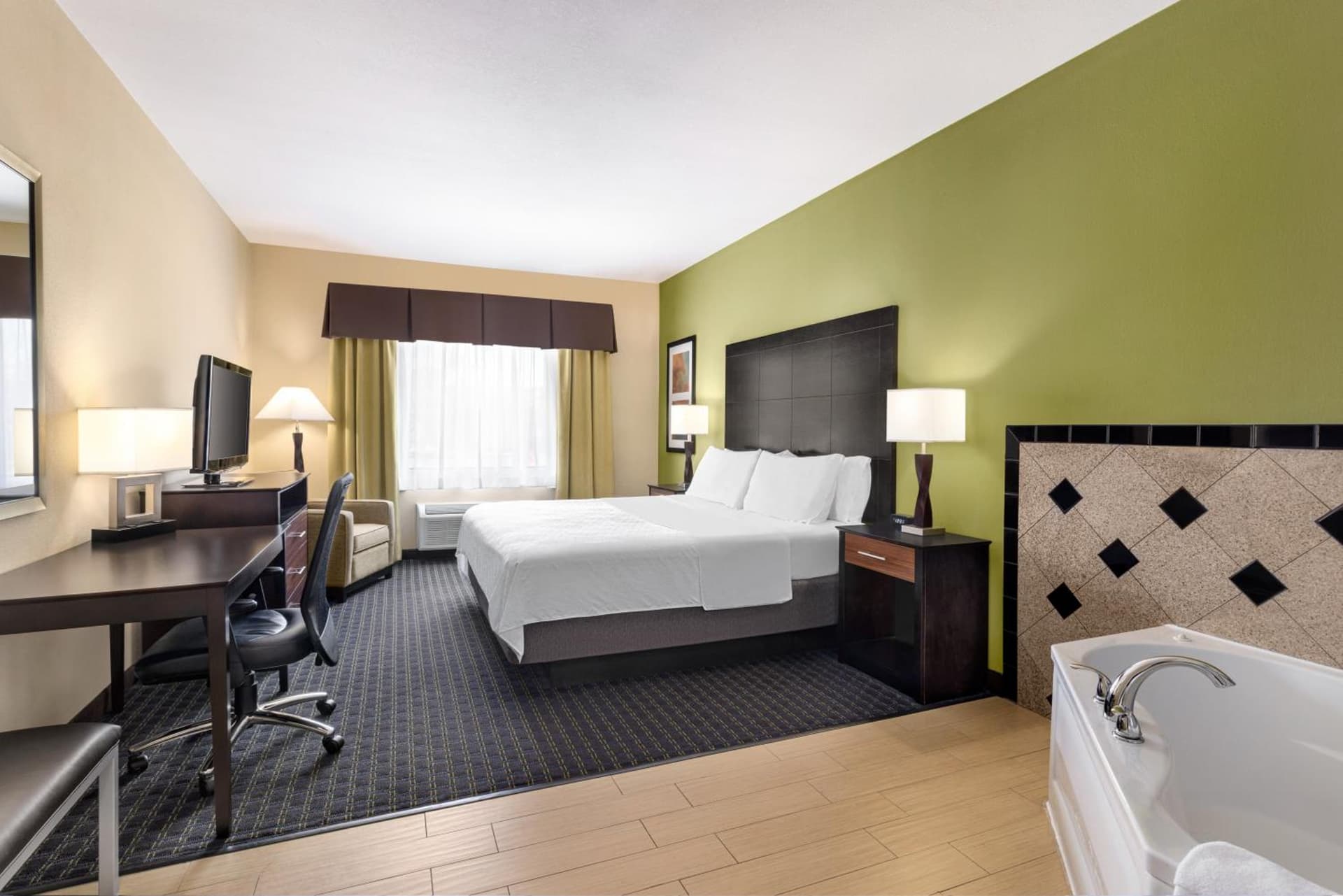 Holiday Inn Express Hotel & Suites Edmond by IHG gallery photo in Edmond, OK — image 55