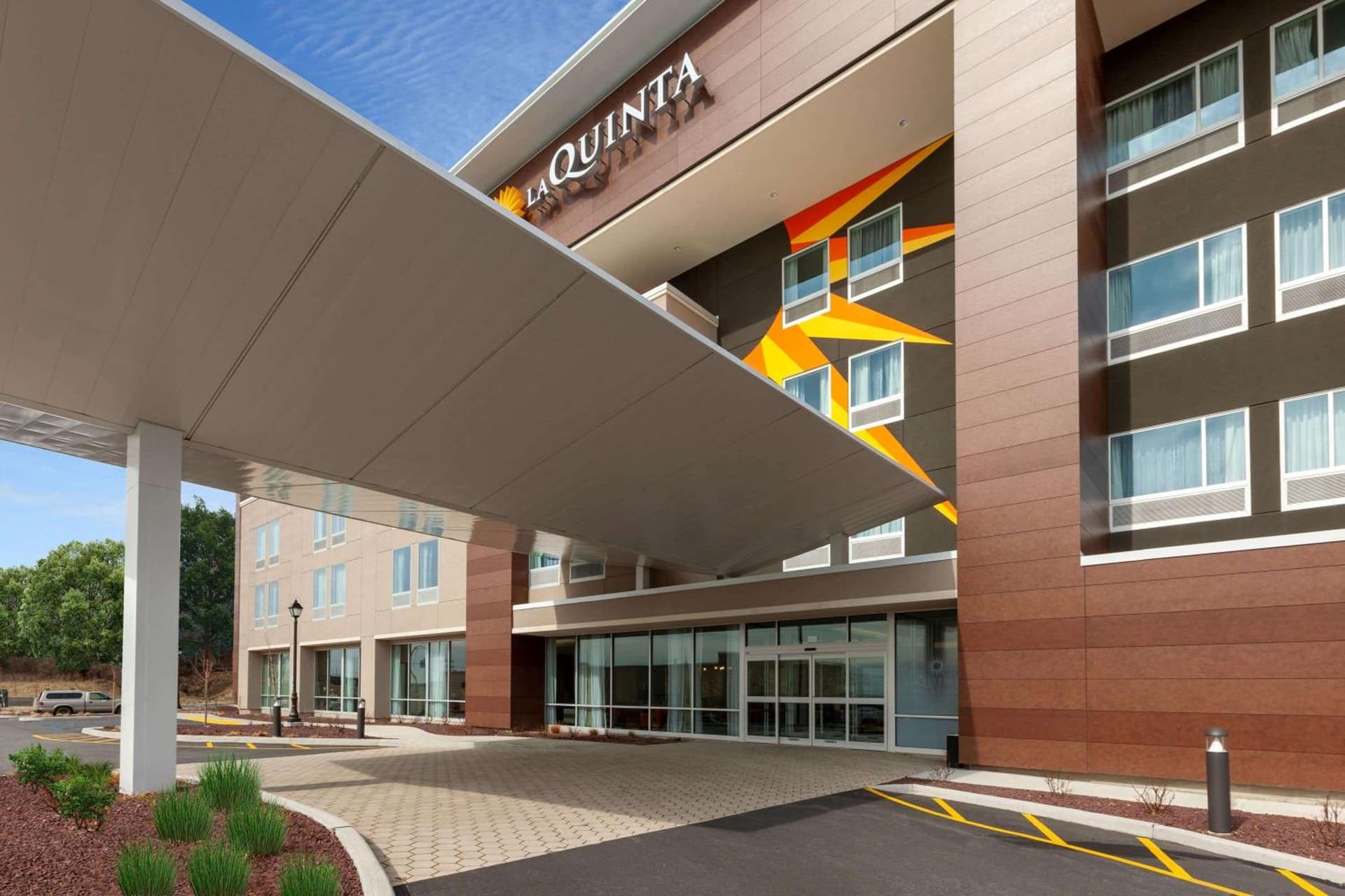 La Quinta Inn & Suites by Wyndham Middletown-Goshen property views in Middletown, NY — gallery photo 3