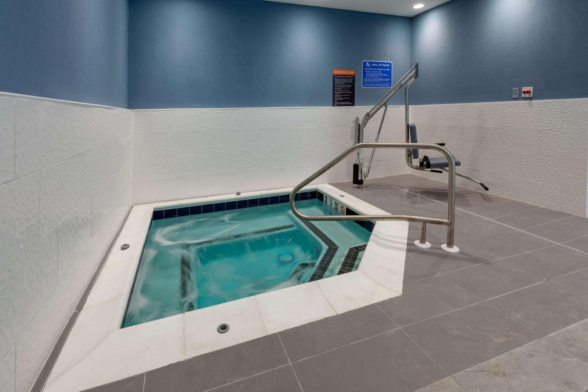 La Quinta Inn & Suites by Wyndham Middletown-Goshen gallery photo in Middletown, NY — image 29