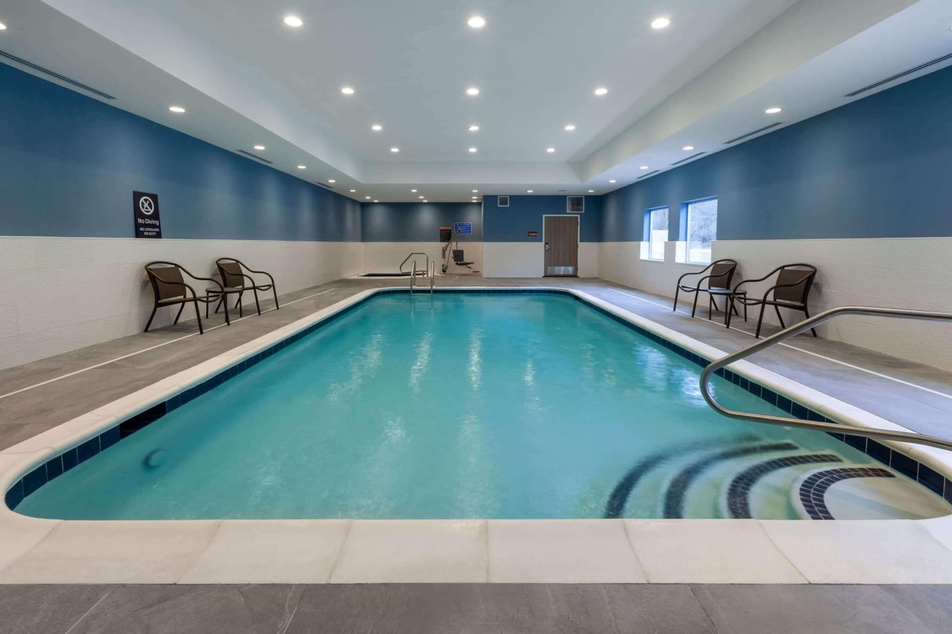 La Quinta Inn & Suites by Wyndham Middletown-Goshen property views in Middletown, NY — gallery photo 3
