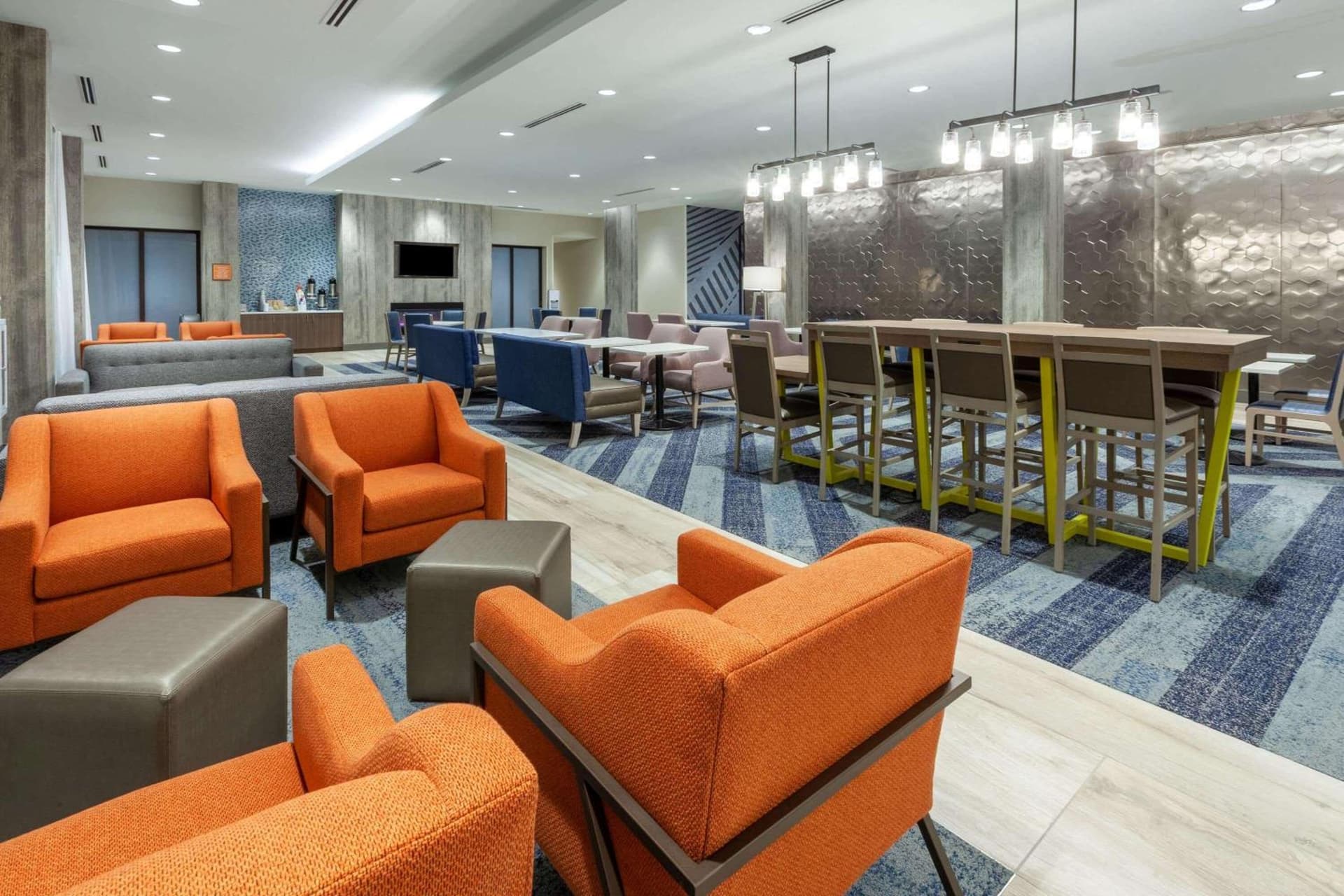 La Quinta Inn & Suites by Wyndham Middletown-Goshen gallery photo in Middletown, NY — image 16